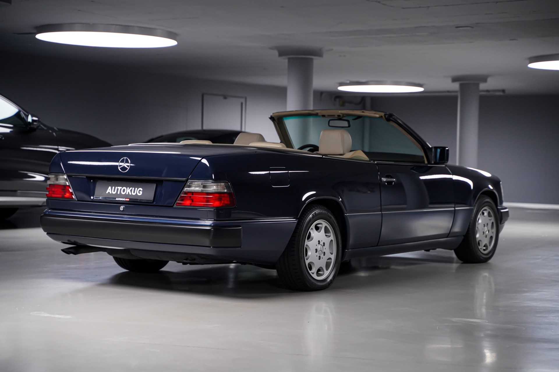 MERCEDES-BENZ 300 CE-24 Cabrio-image-10