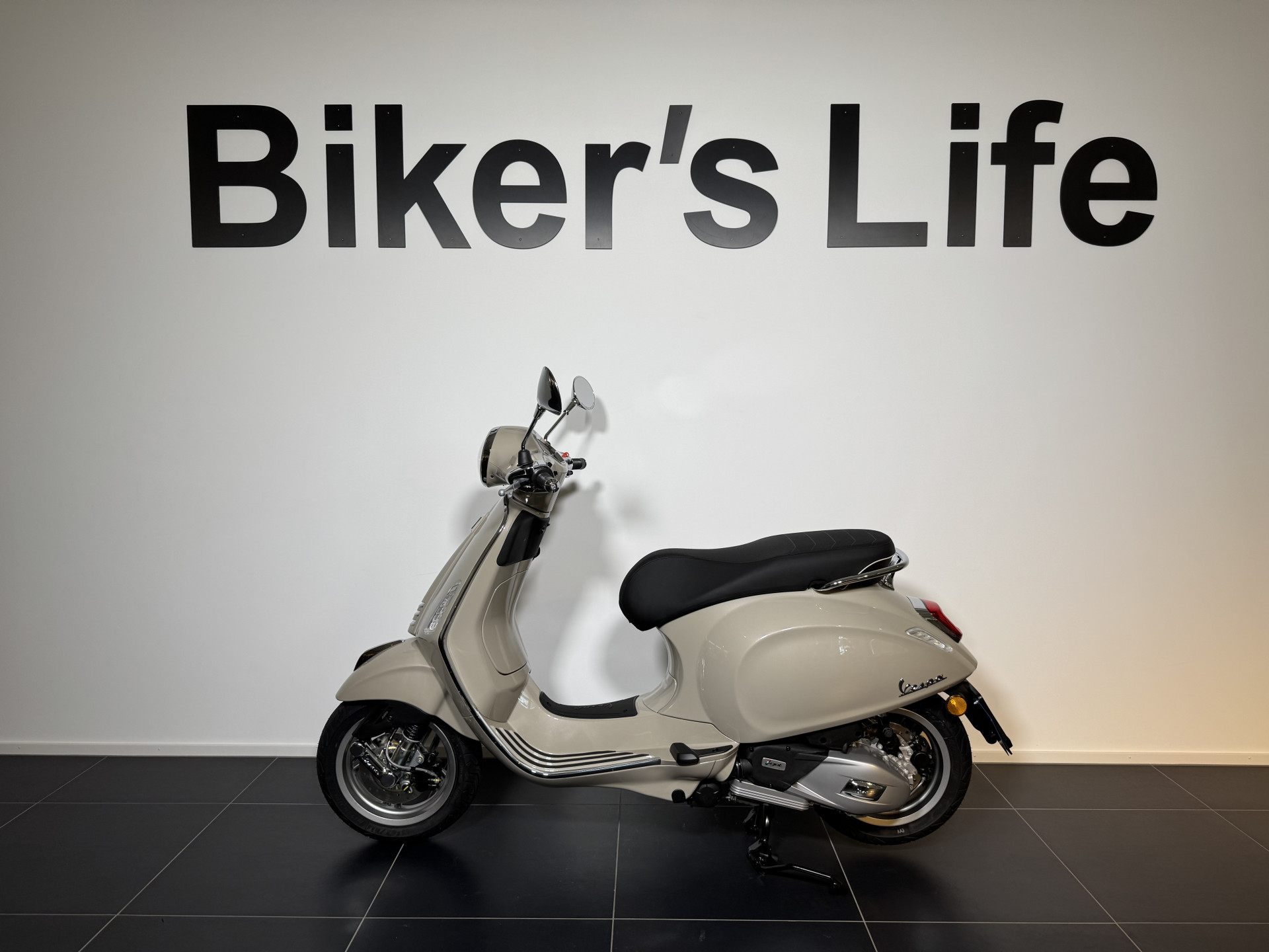 PIAGGIO Vespa Primavera 125-showroom-element-1
