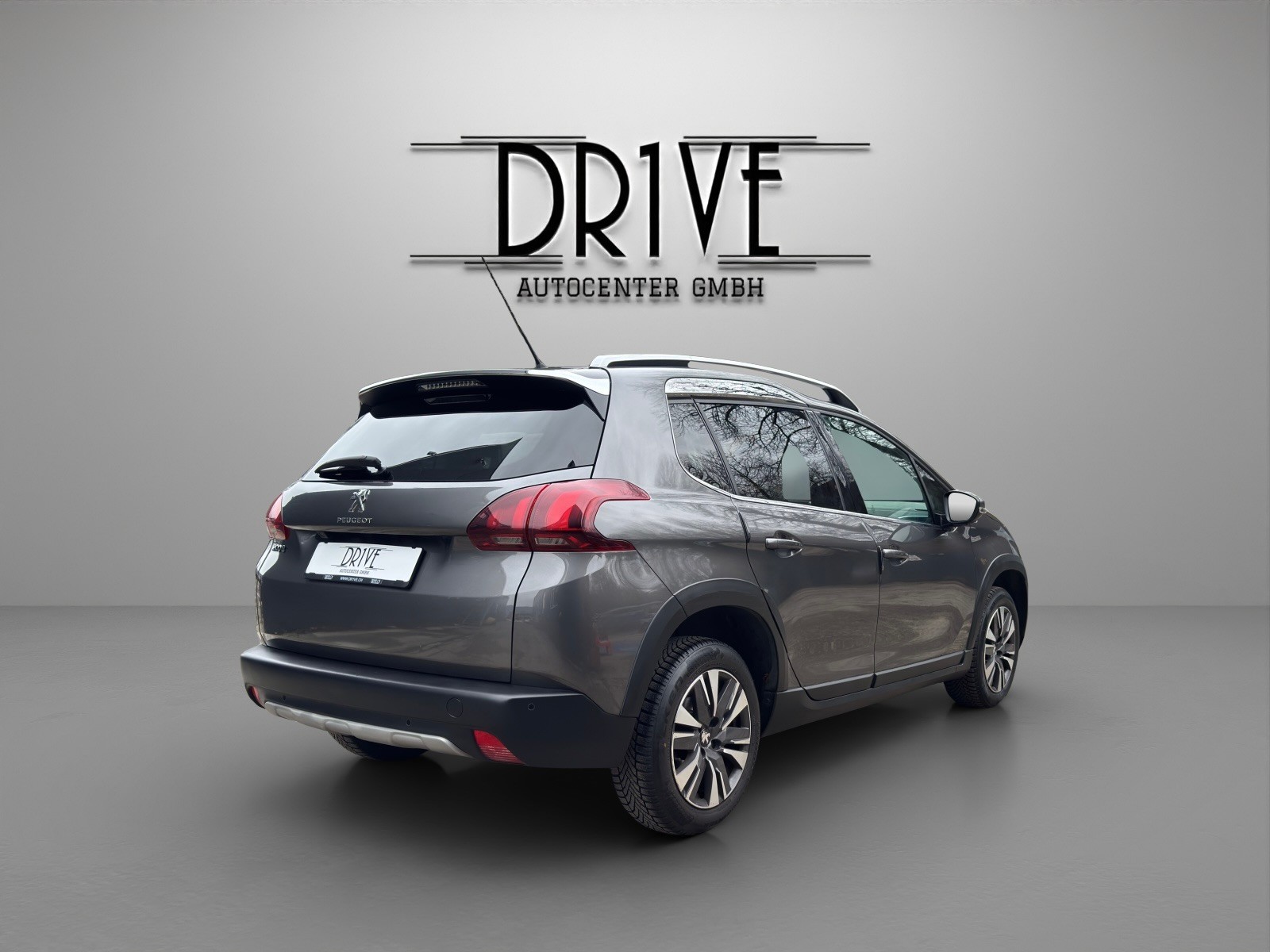 PEUGEOT 2008 1.2 PureTech Allure EAT6-image-4