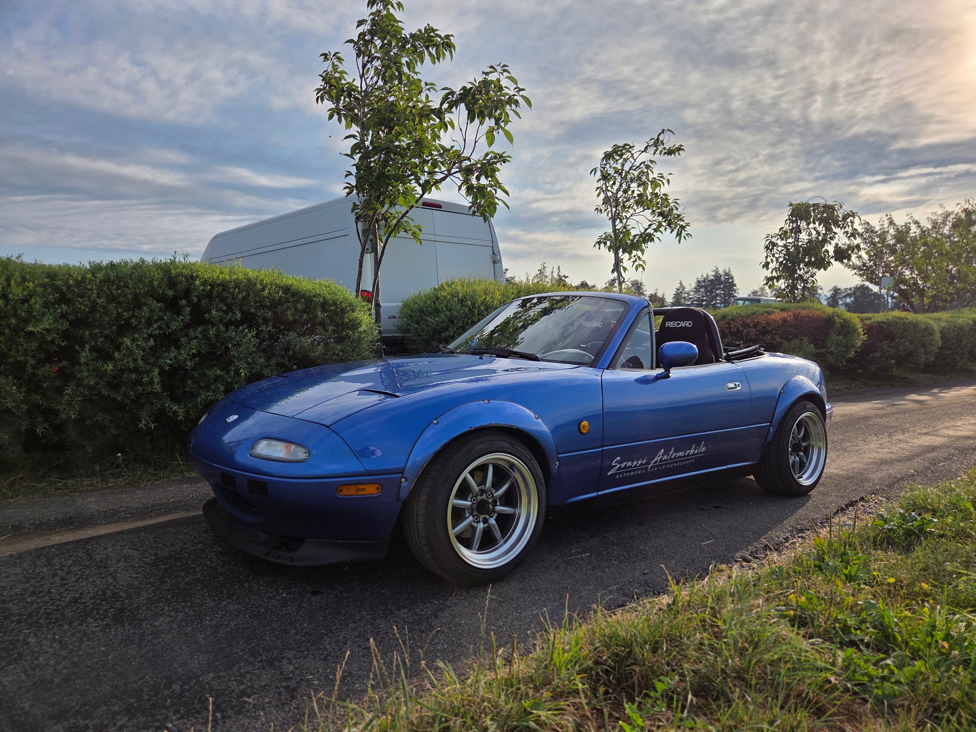MAZDA MX-5 1.8i-16-image-8