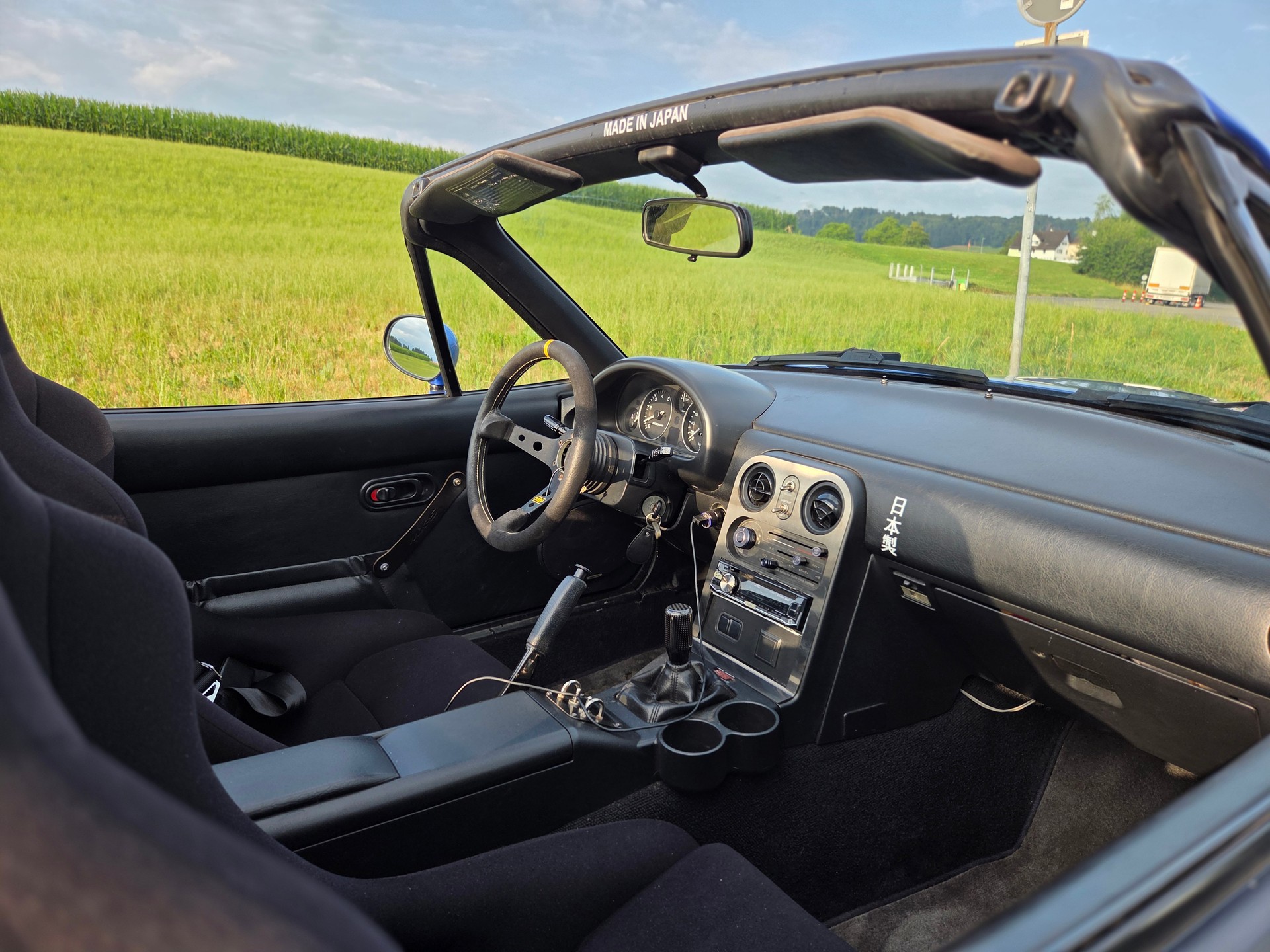 MAZDA MX-5 1.8i-16-image-9