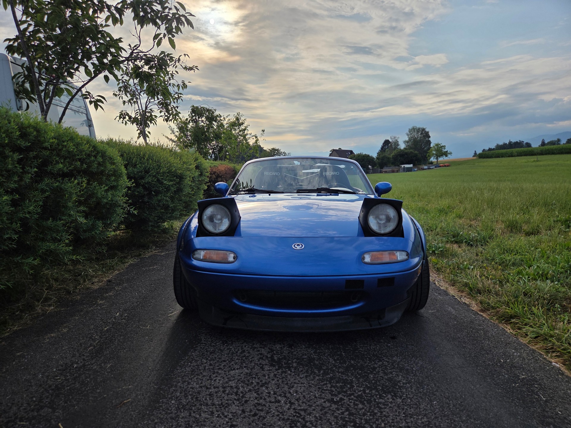 MAZDA MX-5 1.8i-16-image-6