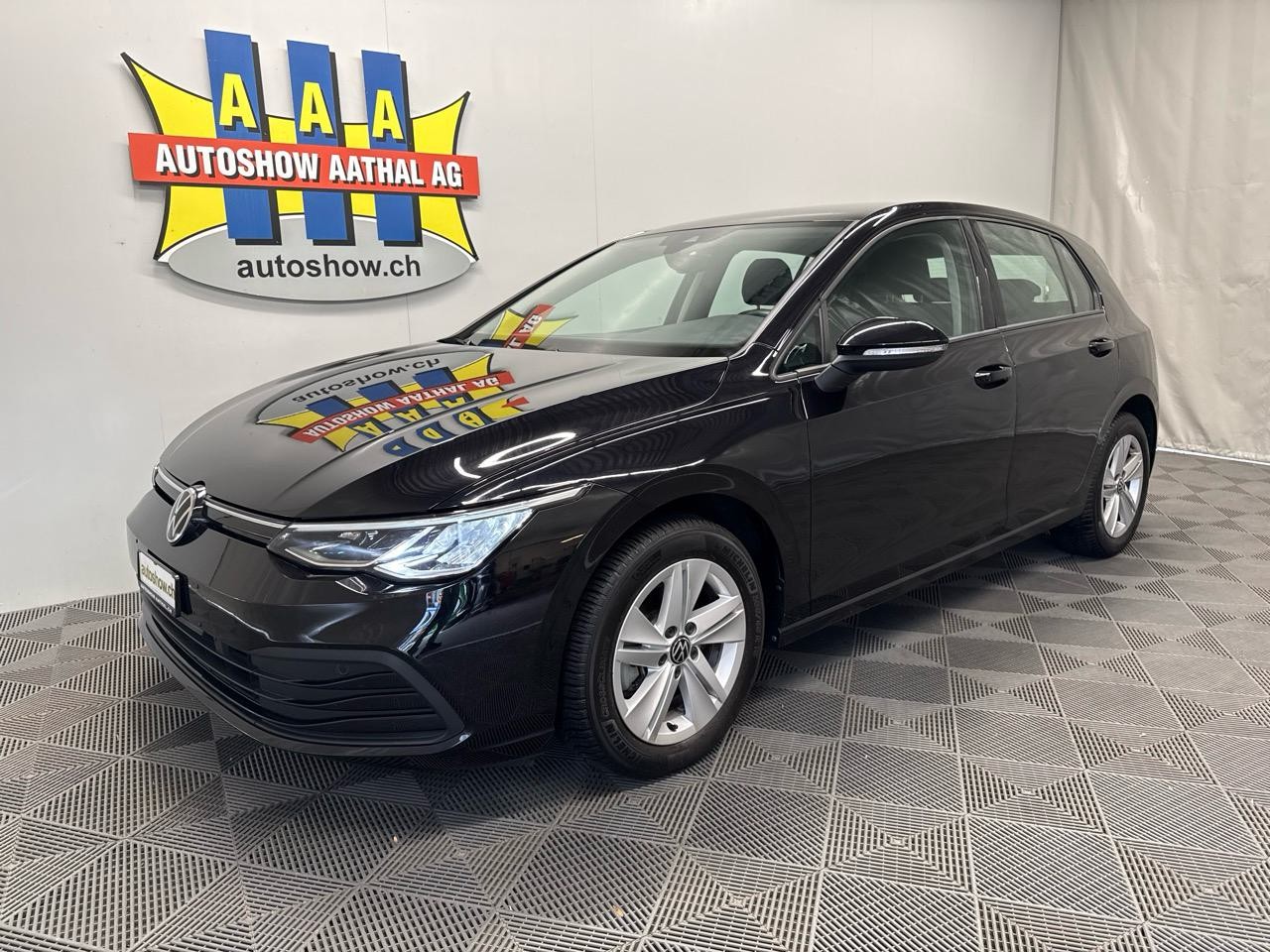 VW Golf 1.0 TSI Life-image-0