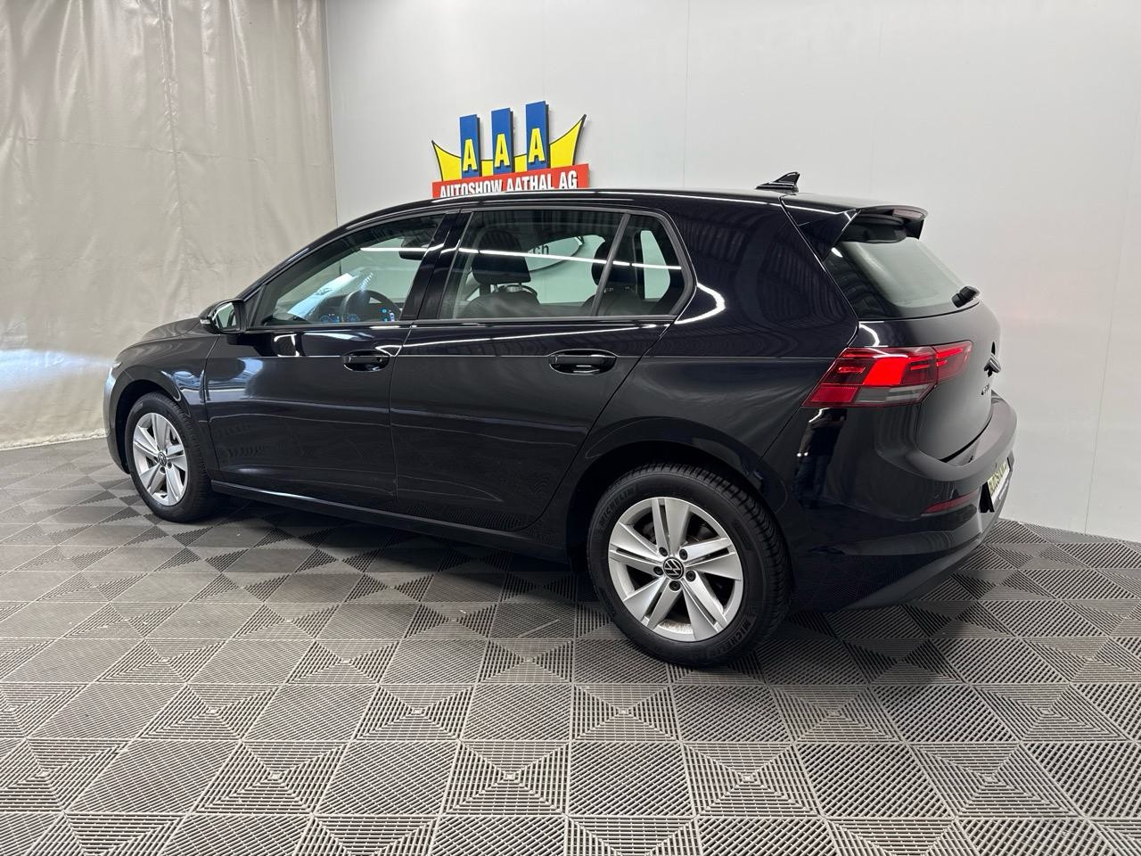 VW Golf 1.0 TSI Life-image-1