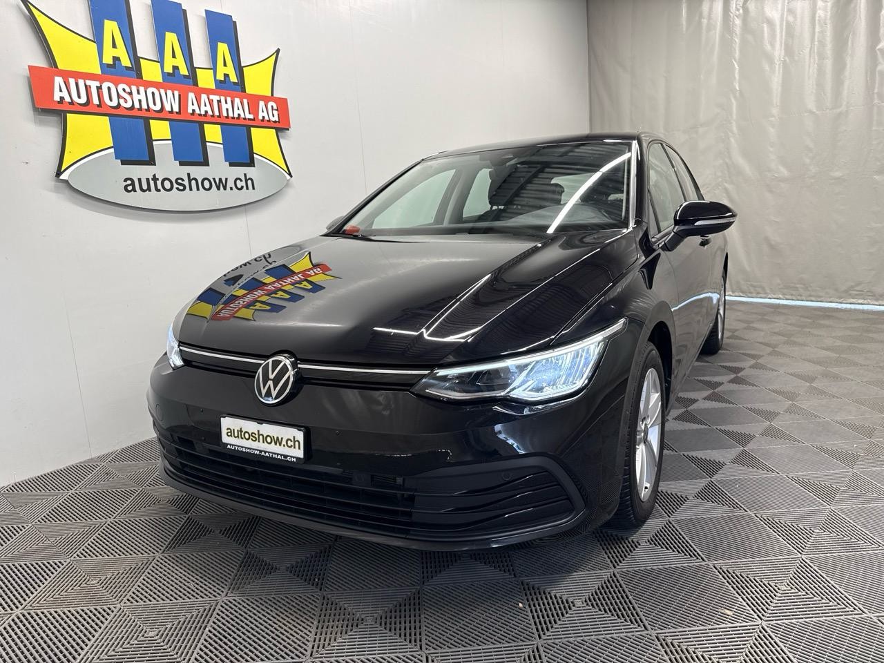 VW Golf 1.0 TSI Life-image-12