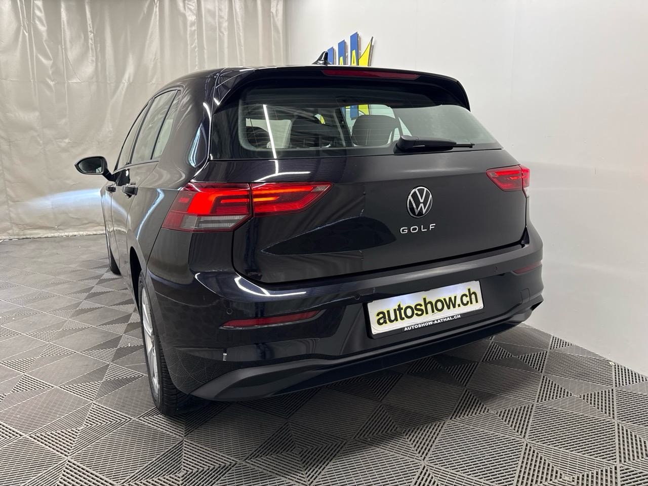 VW Golf 1.0 TSI Life-image-11