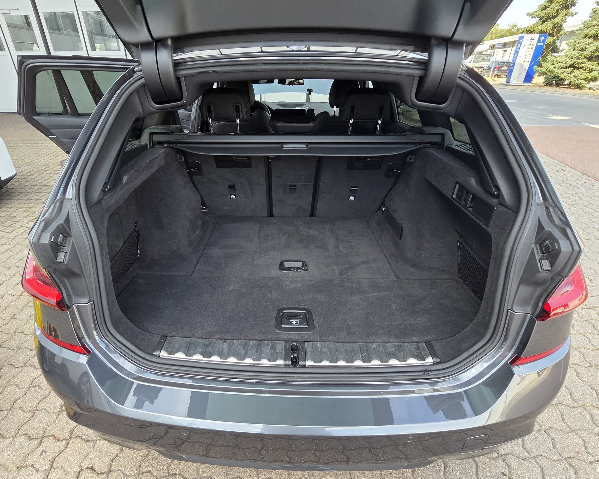 BMW 320d xDrive 48V Touring M Sport Steptronic-image-26