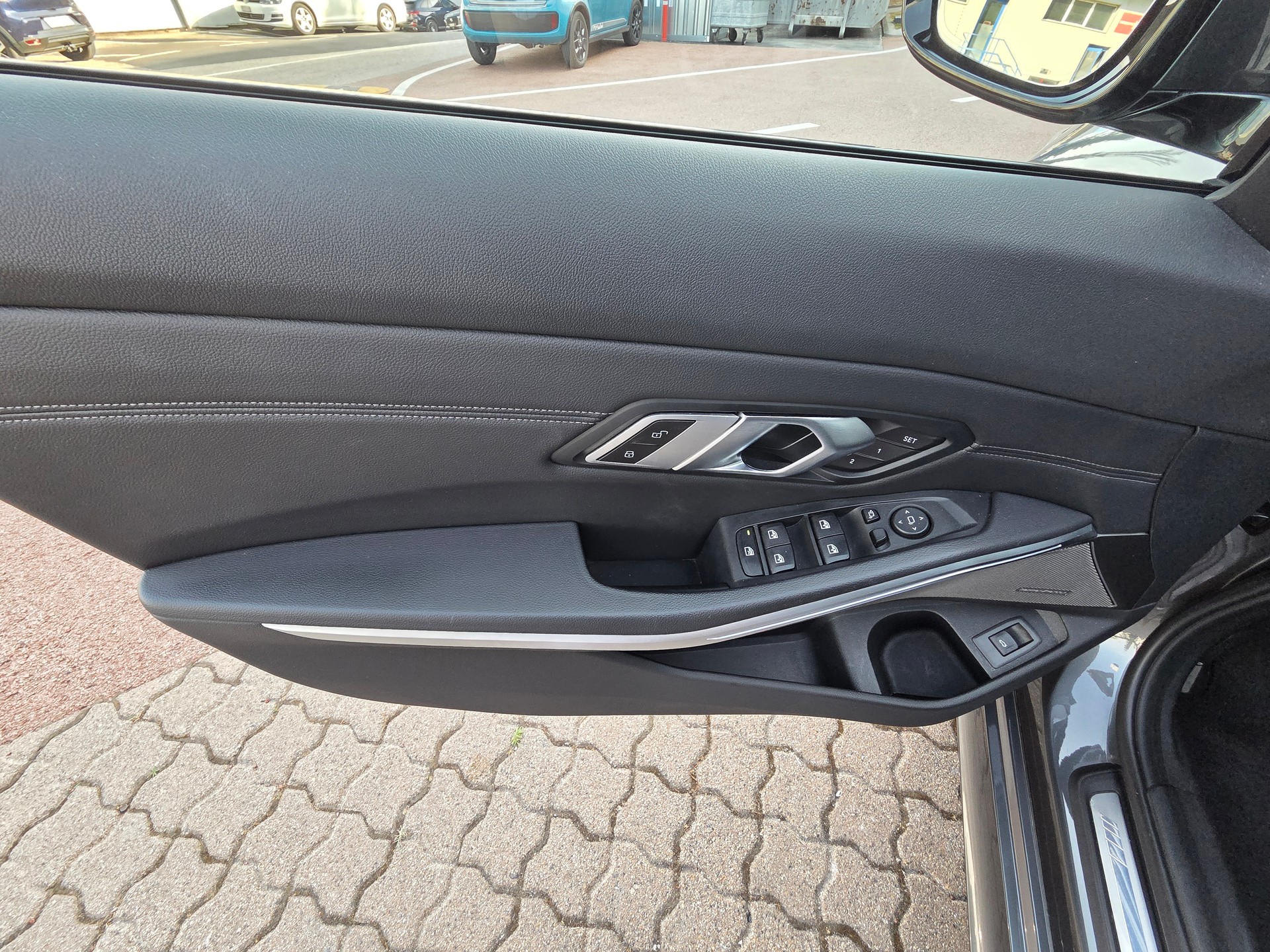 BMW 320d xDrive 48V Touring M Sport Steptronic-image-33