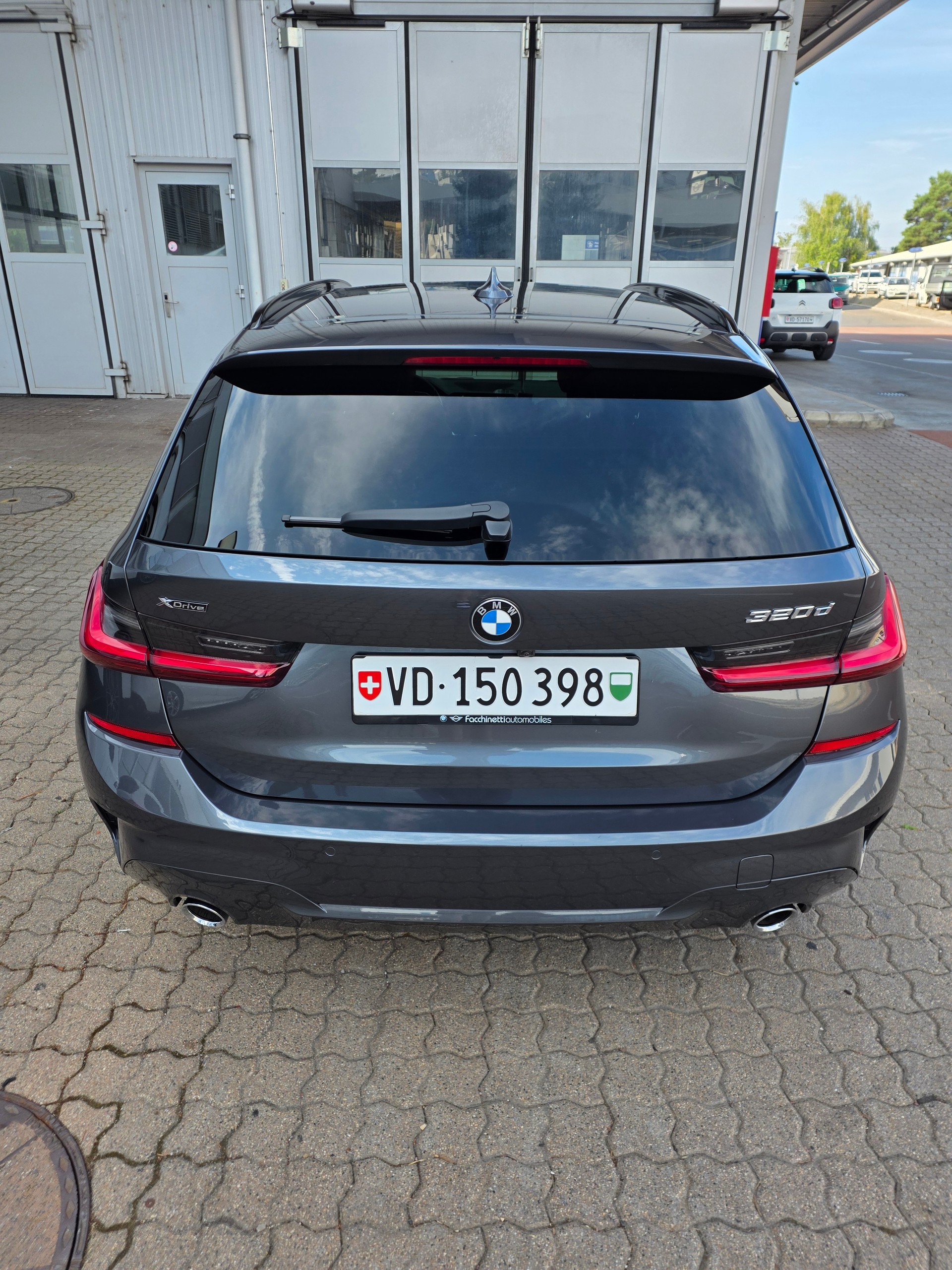 BMW 320d xDrive 48V Touring M Sport Steptronic-image-20