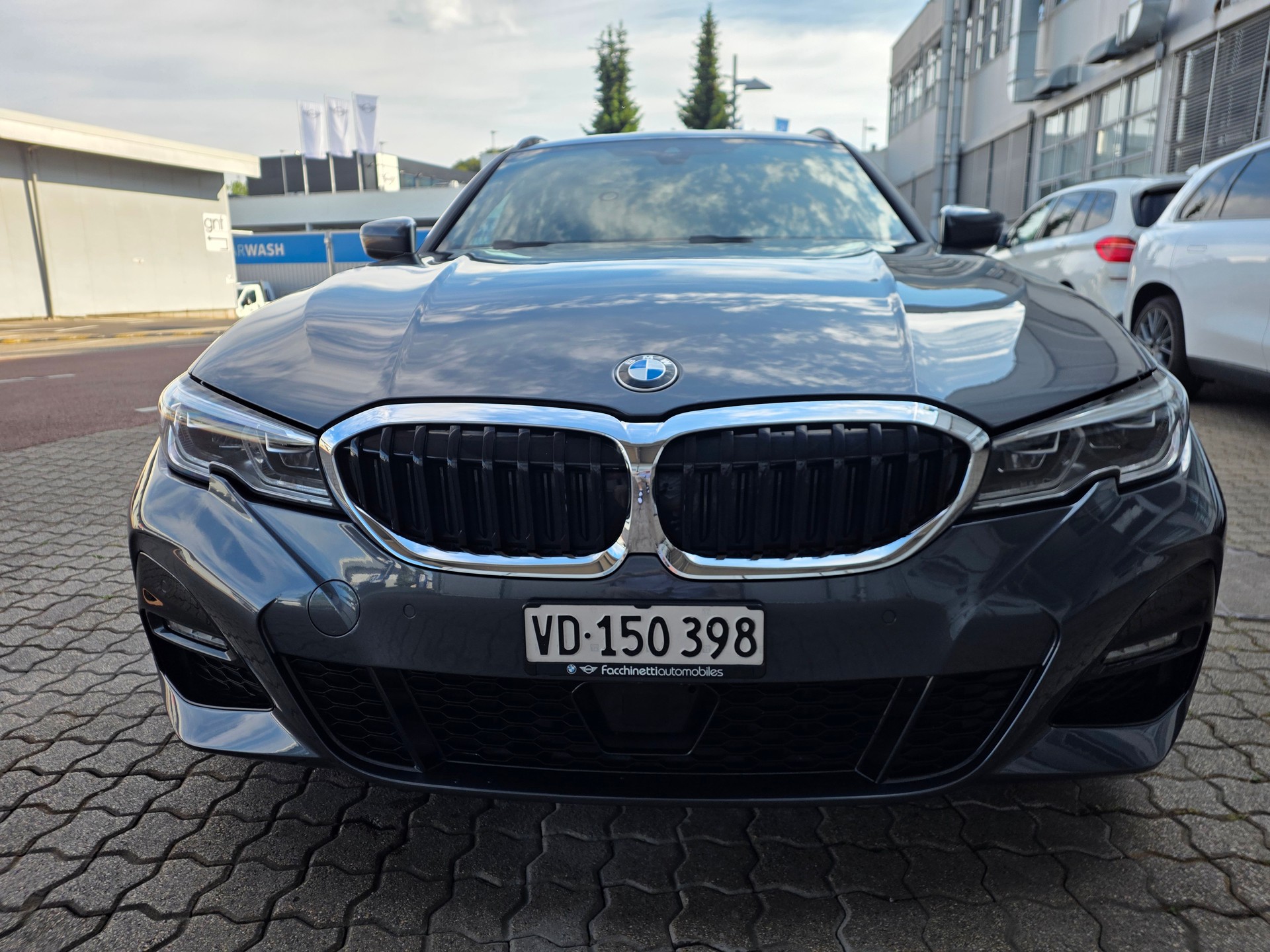 BMW 320d xDrive 48V Touring M Sport Steptronic-image-13