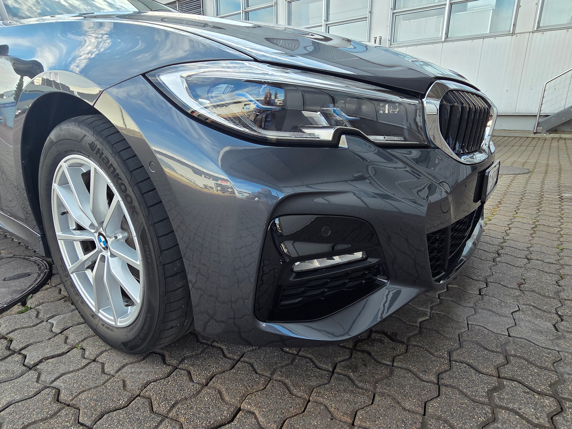 BMW 320d xDrive 48V Touring M Sport Steptronic-image-24