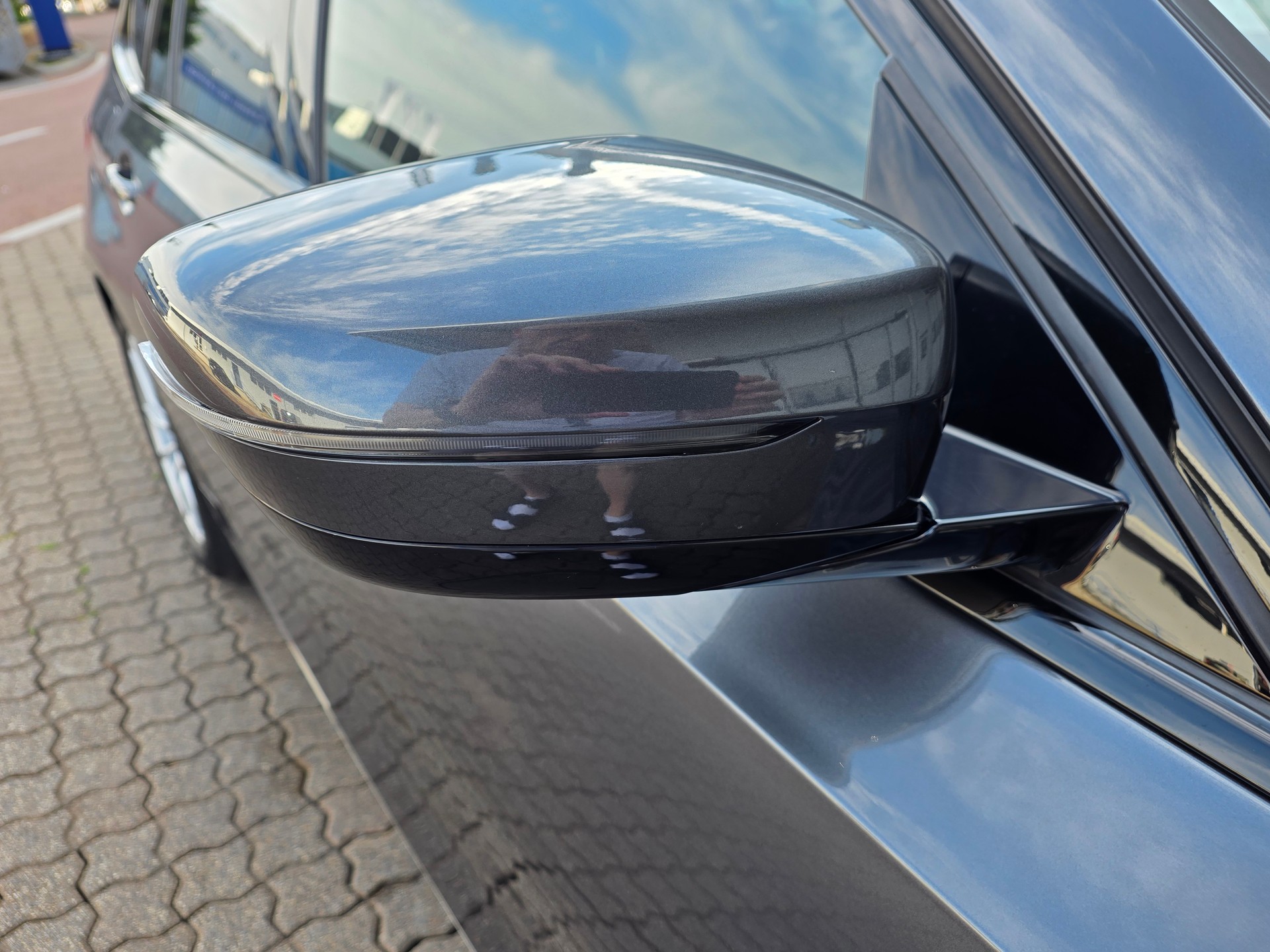 BMW 320d xDrive 48V Touring M Sport Steptronic-image-9