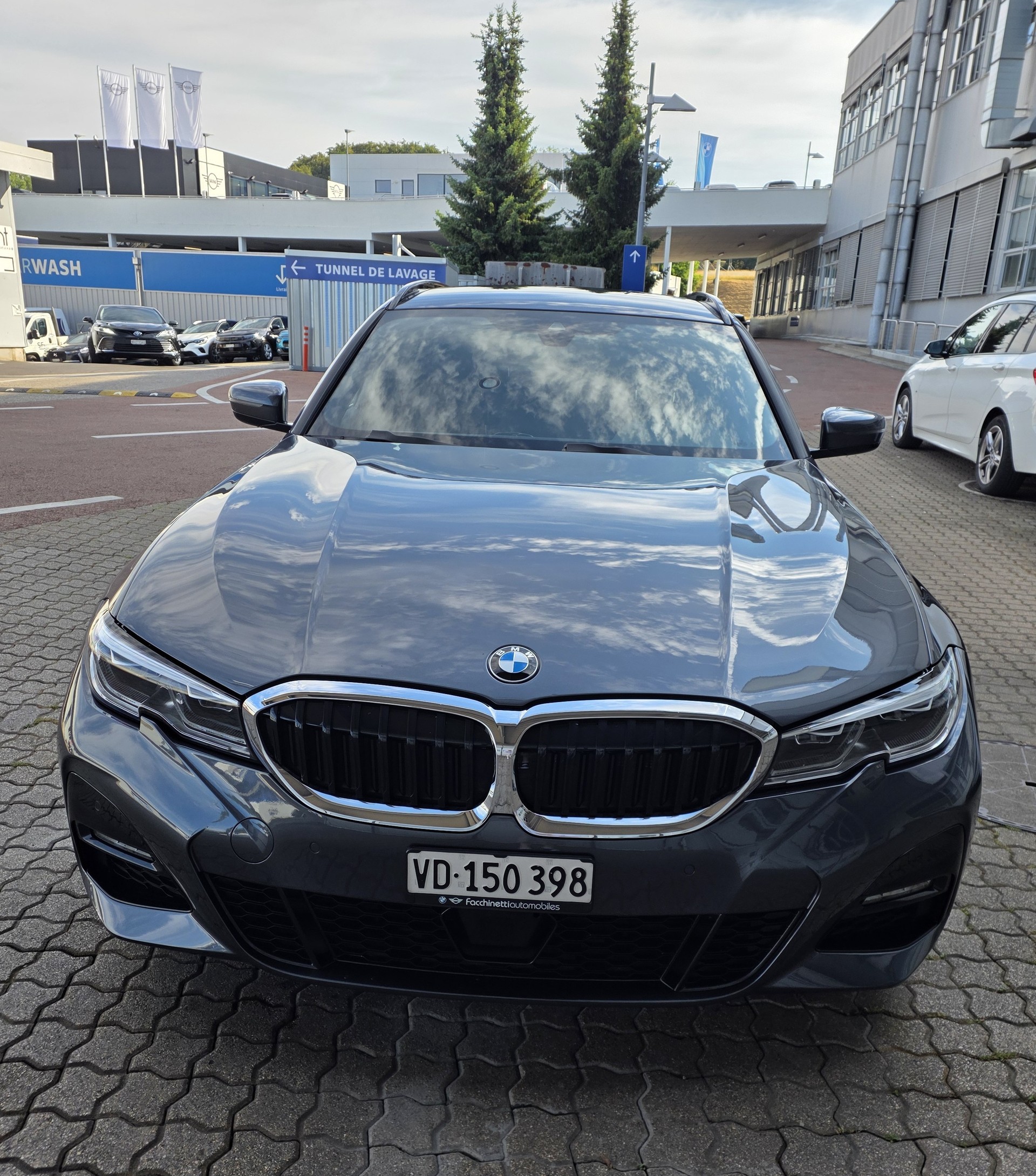 BMW 320d xDrive 48V Touring M Sport Steptronic-showroom-element-1
