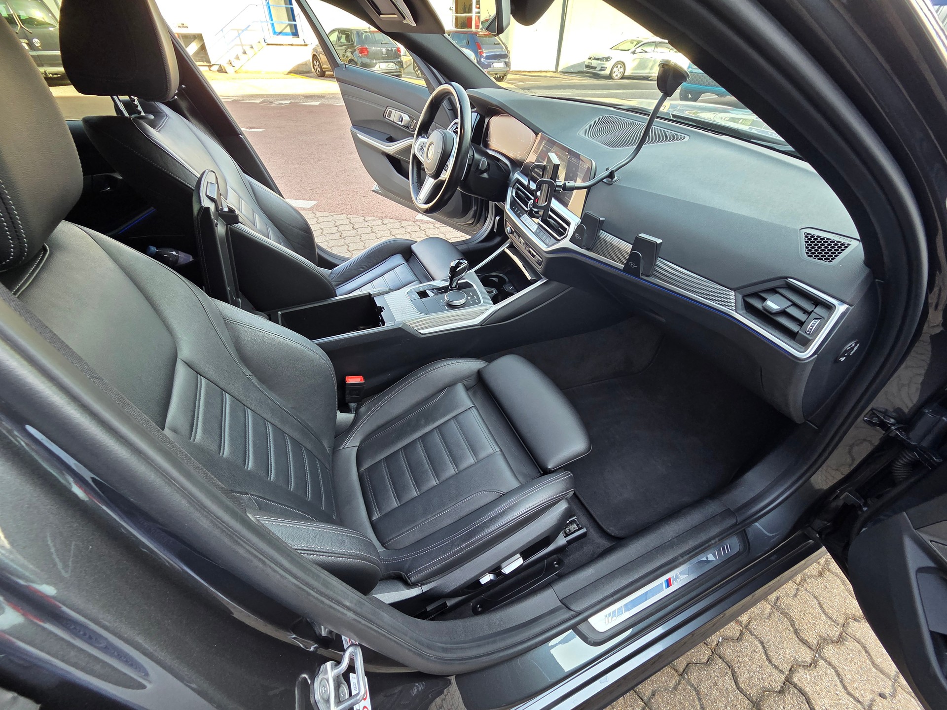 BMW 320d xDrive 48V Touring M Sport Steptronic-image-31