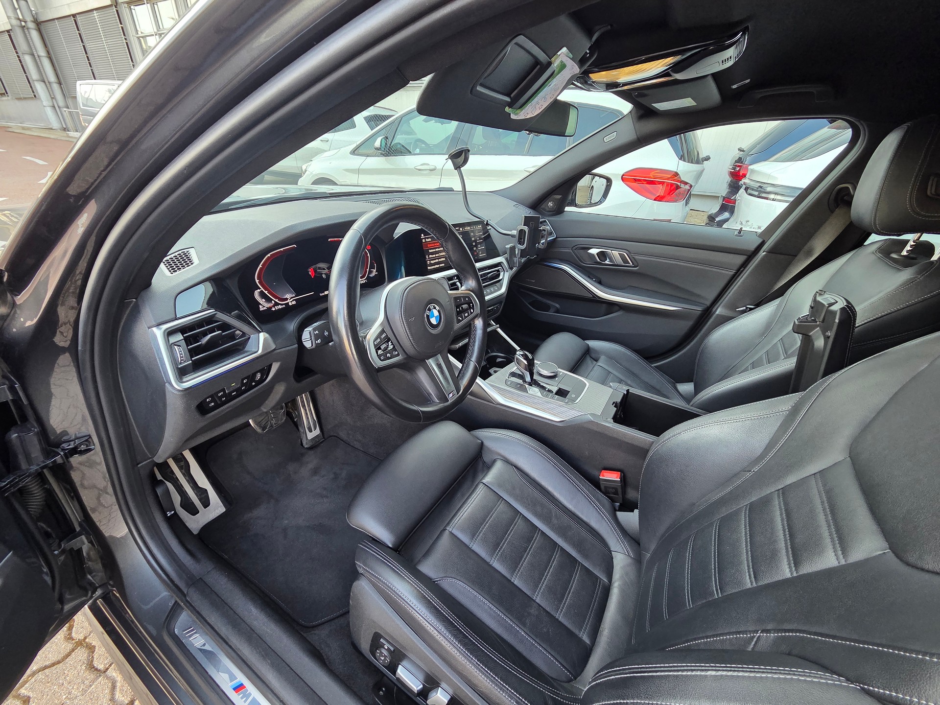 BMW 320d xDrive 48V Touring M Sport Steptronic-image-32