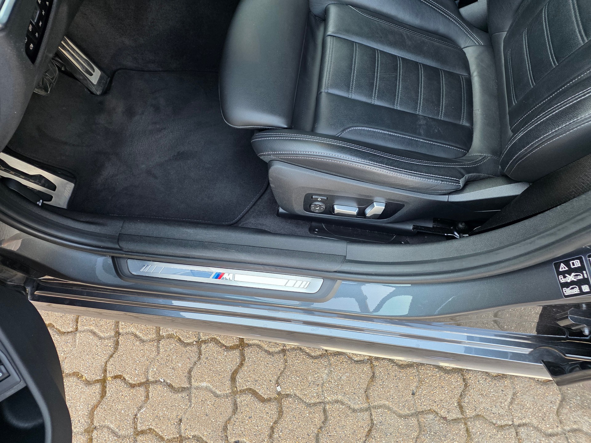 BMW 320d xDrive 48V Touring M Sport Steptronic-image-36