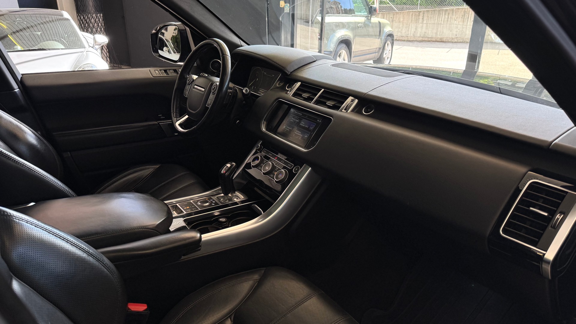 LAND ROVER Range Rover Sport 3.0 SDV6 SE Automatic-image-12