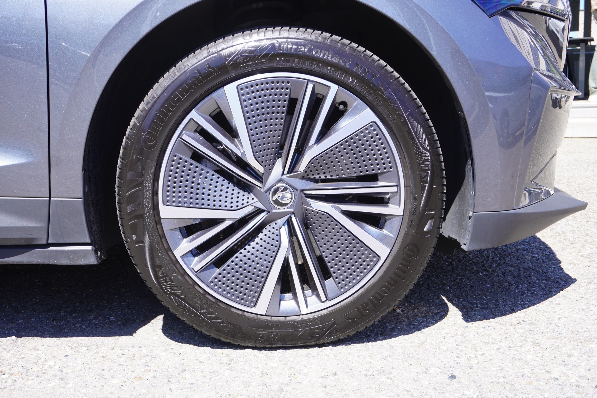 SKODA Enyaq iV 80-image-8
