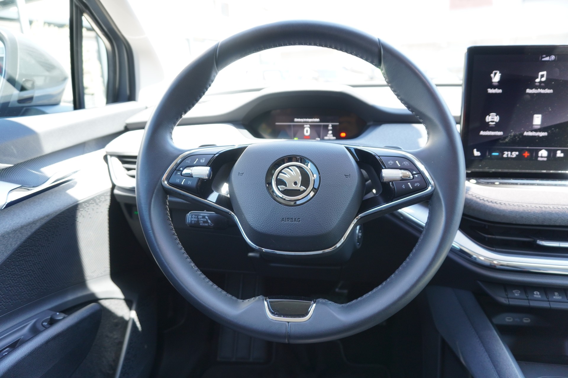 SKODA Enyaq iV 80-image-16