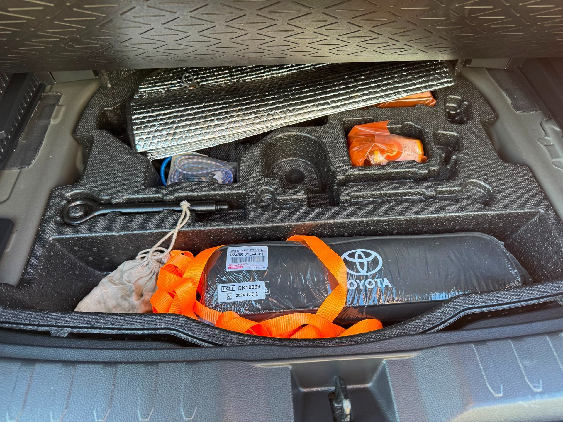 TOYOTA RAV-4 2.5 HSD Style e-CVT 4WD-image-20