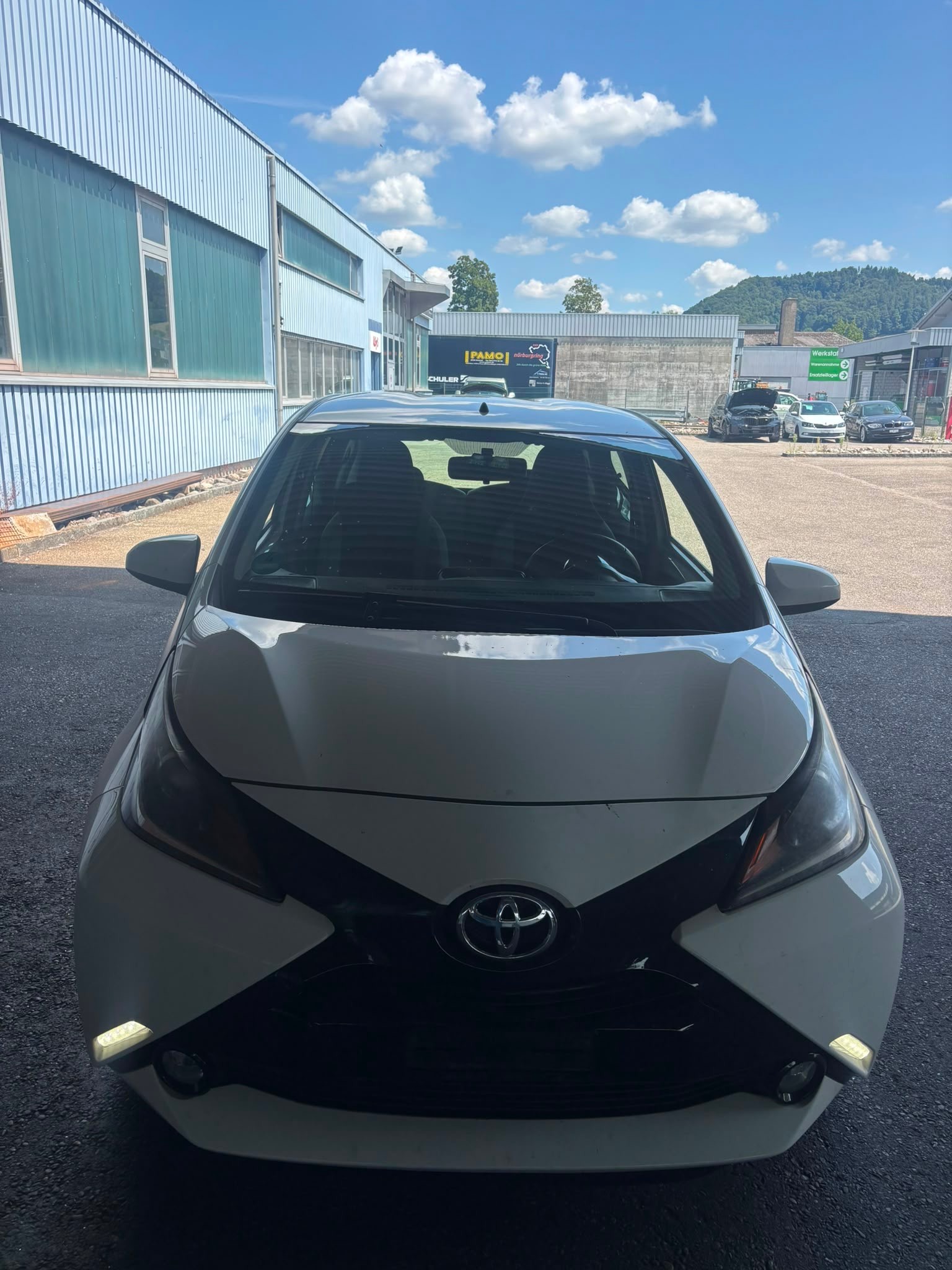TOYOTA Aygo 1.0 VVT-i x-play-image-0