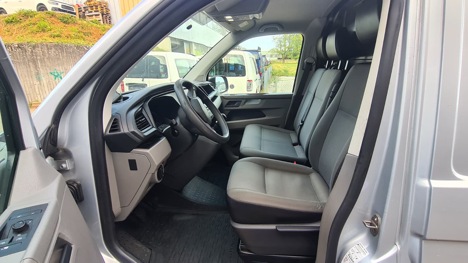 VW T6.1 2.0 TDI ** 3-Plätzer ** Gr-Navi ** RF-Kamera ** PDC V+H ** Tempomat ** Sortimo ** LTZ MFK & Service 05.03.2026 ** **-image-19