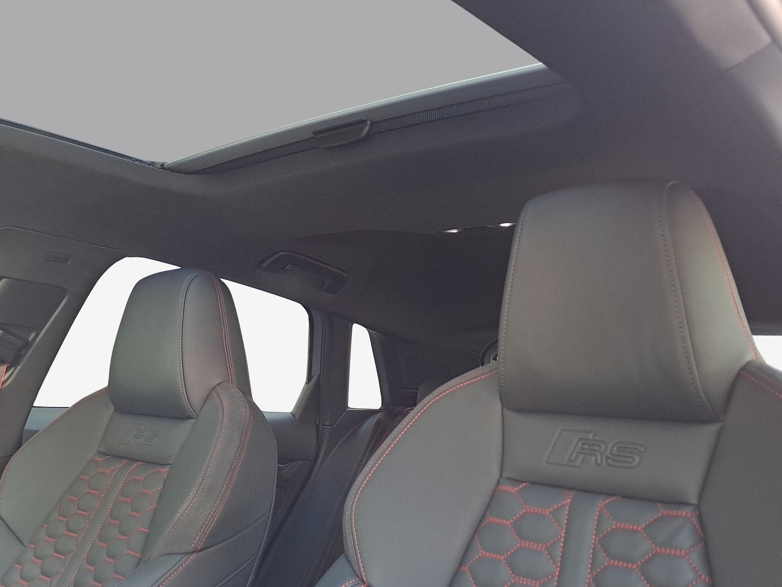 AUDI RS3 Sportback 2.5 TSI quattro S-tronic-image-14