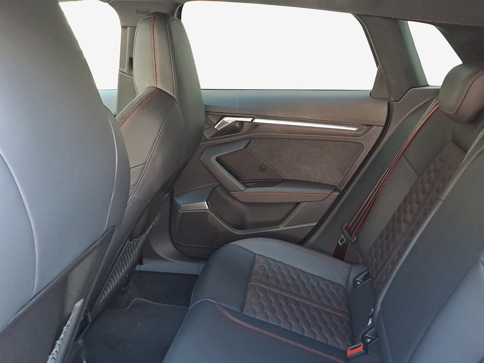 AUDI RS3 Sportback 2.5 TSI quattro S-tronic-image-11