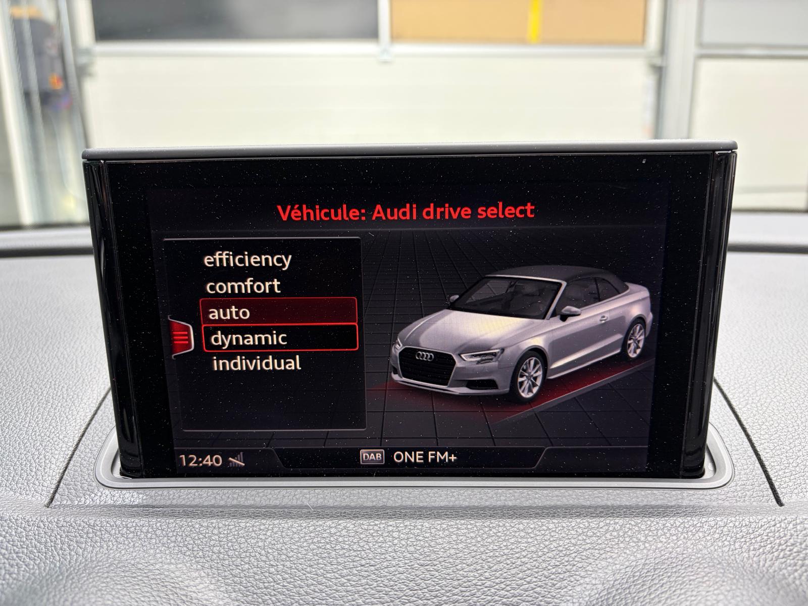 AUDI A3 Cabriolet 35 TFSI Sport S-tronic-image-25