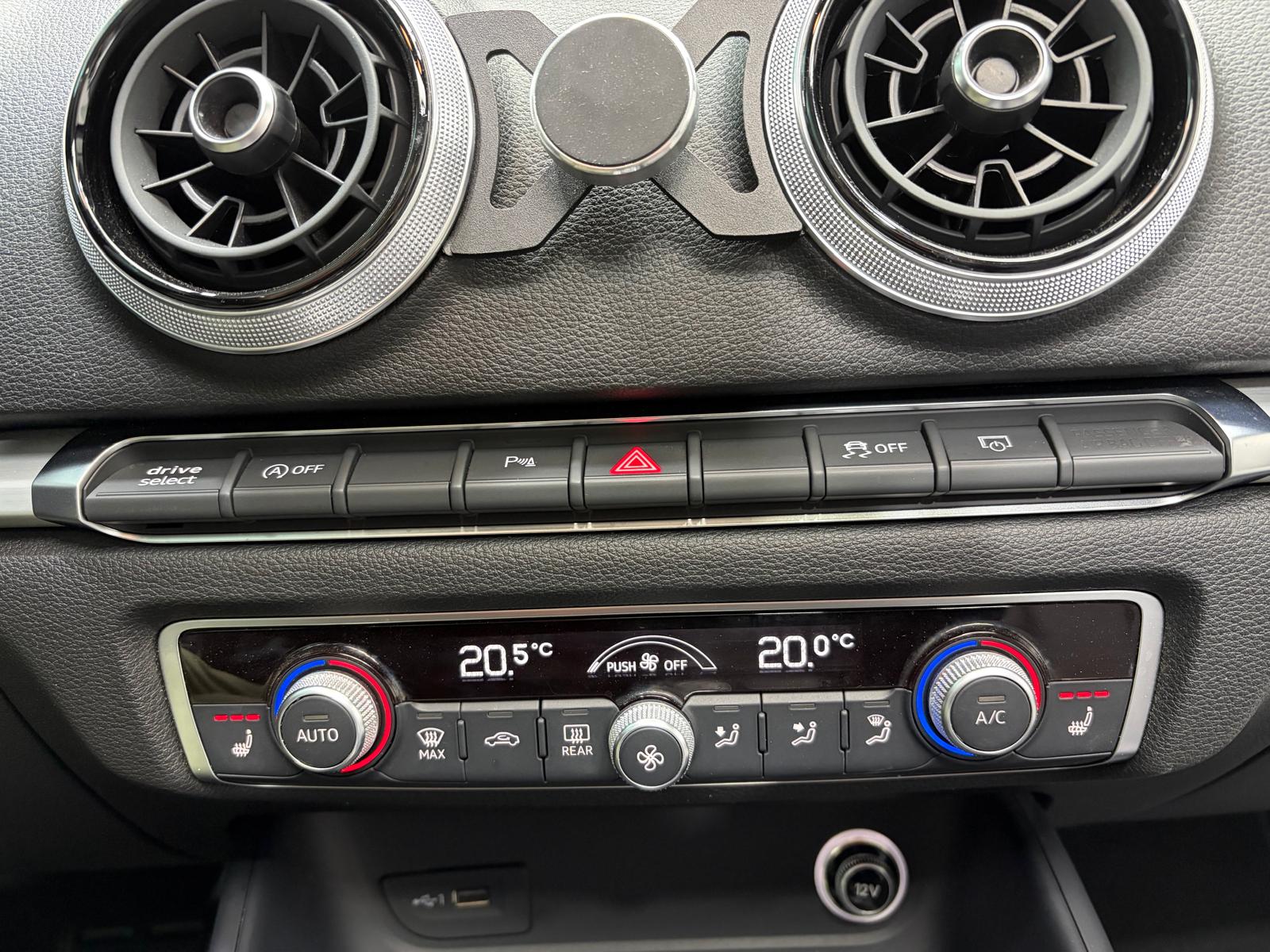 AUDI A3 Cabriolet 35 TFSI Sport S-tronic-image-22