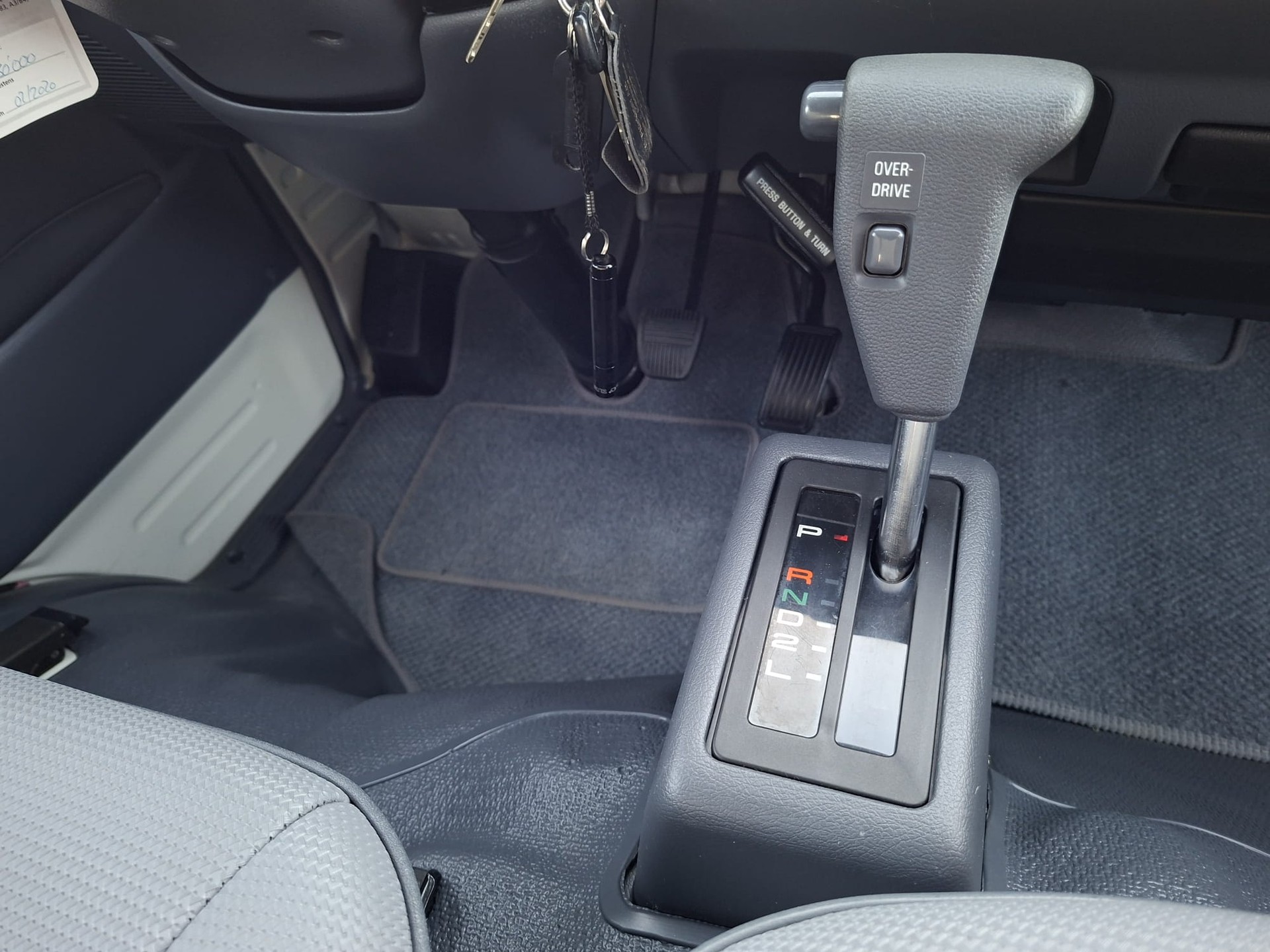 TOYOTA HI-ACE-image-13