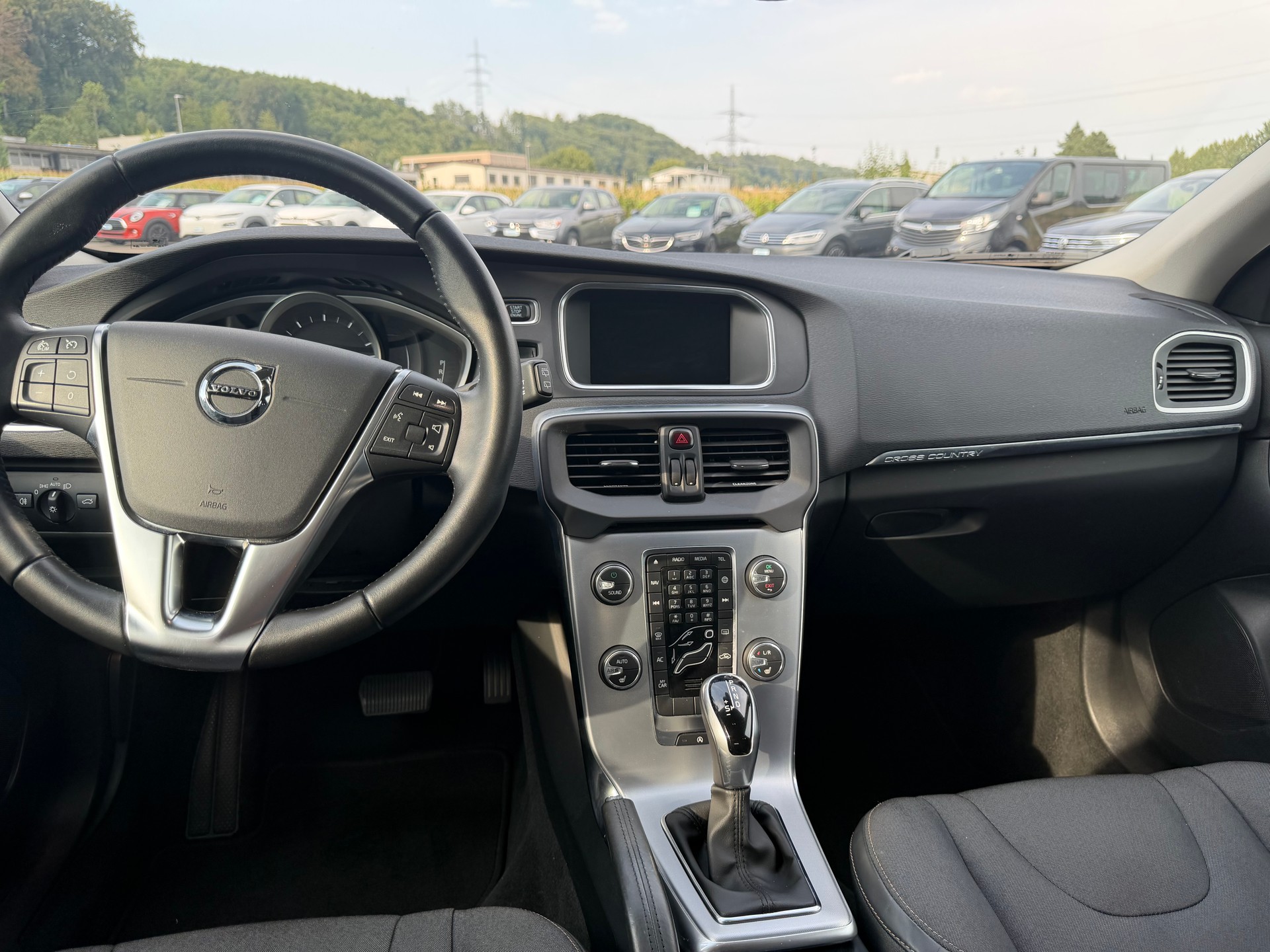 VOLVO V40 Cross Country T4 AWD Geartronic-image-9