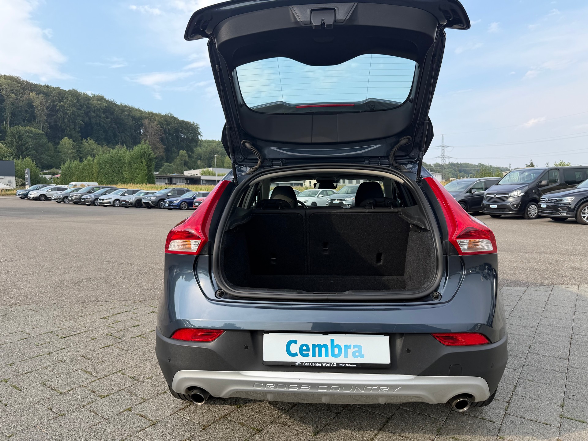 VOLVO V40 Cross Country T4 AWD Geartronic-image-12