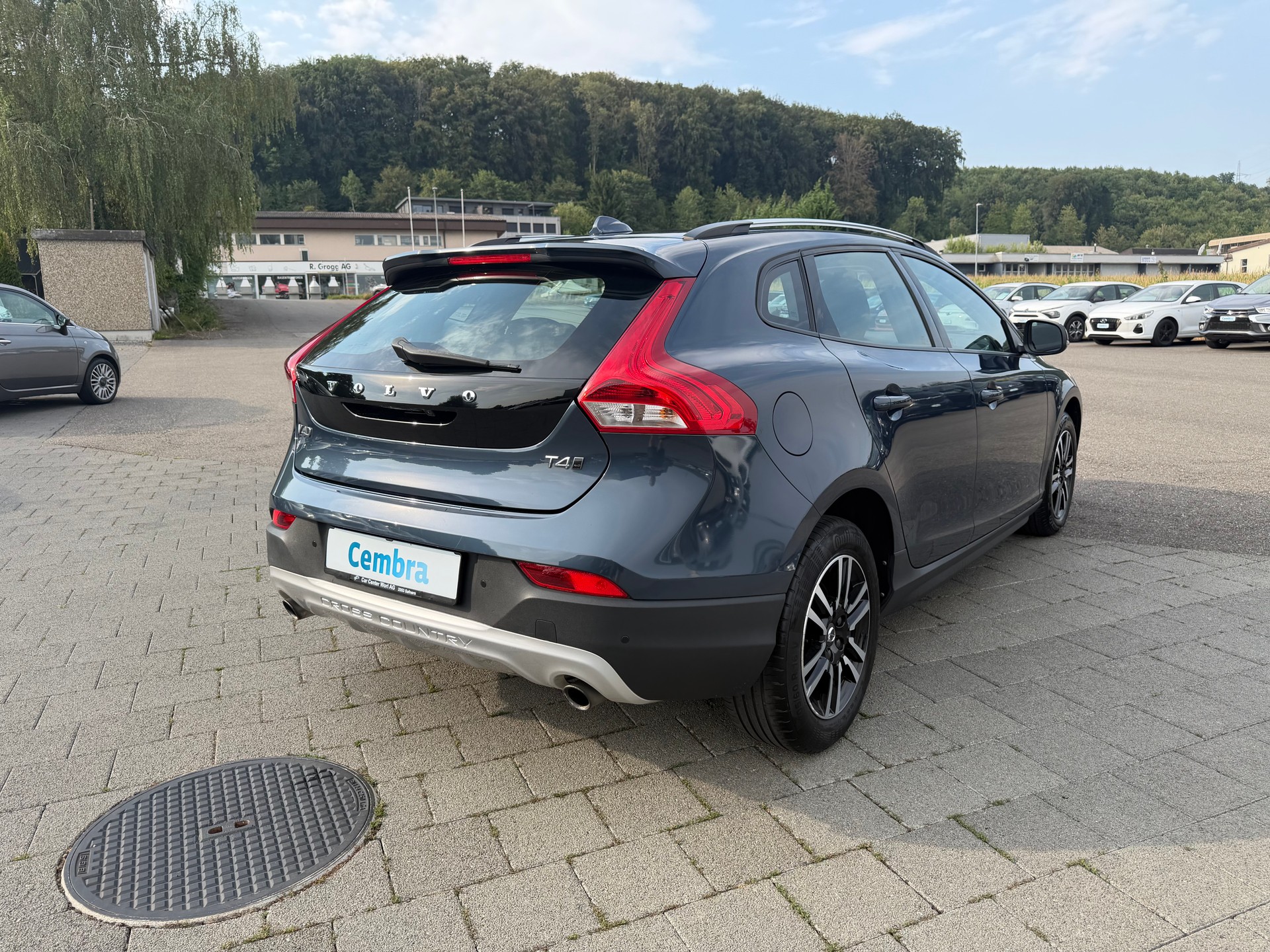 VOLVO V40 Cross Country T4 AWD Geartronic-image-5