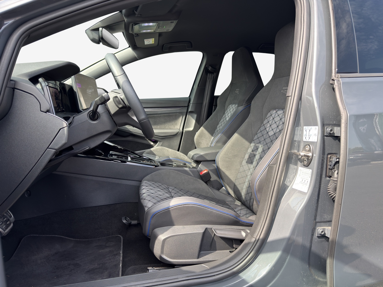 VW Golf 2.0 TSI R-Line DSG 4 Motion-image-7