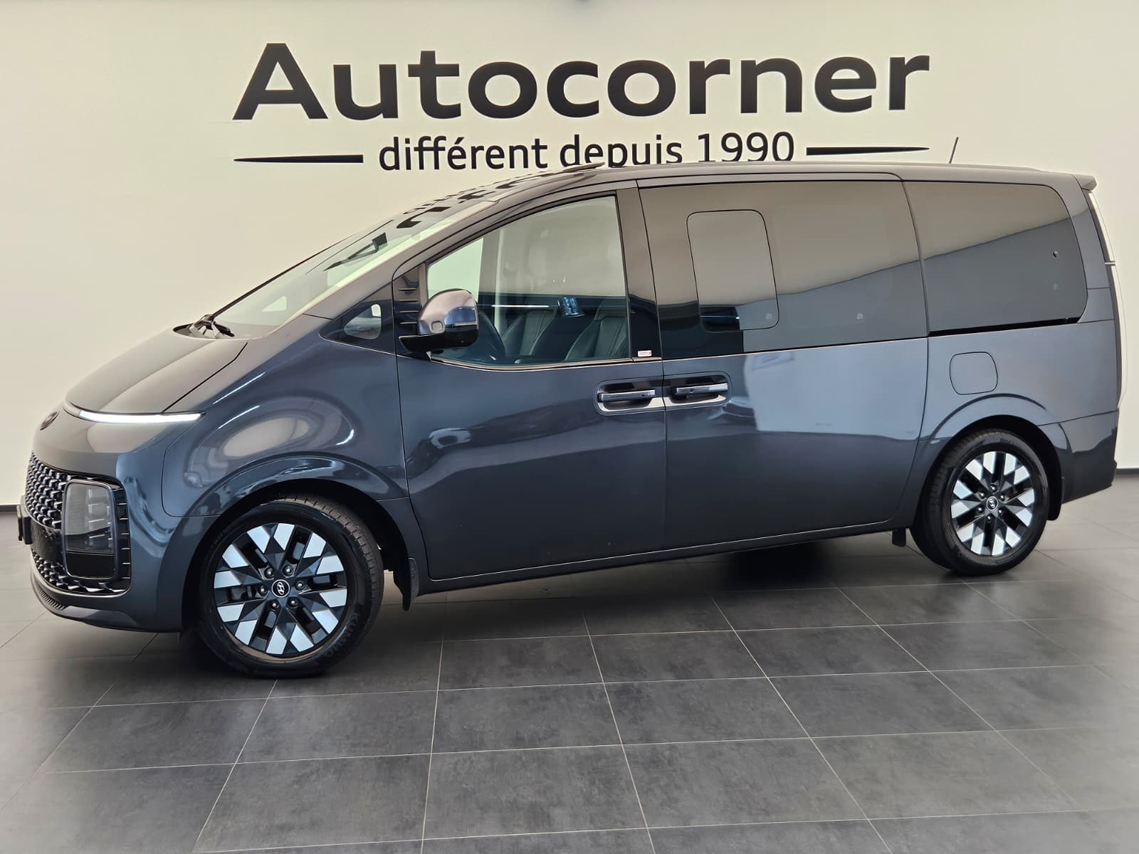 HYUNDAI Staria Premium 2.2 CRDi Vertex 4WD A