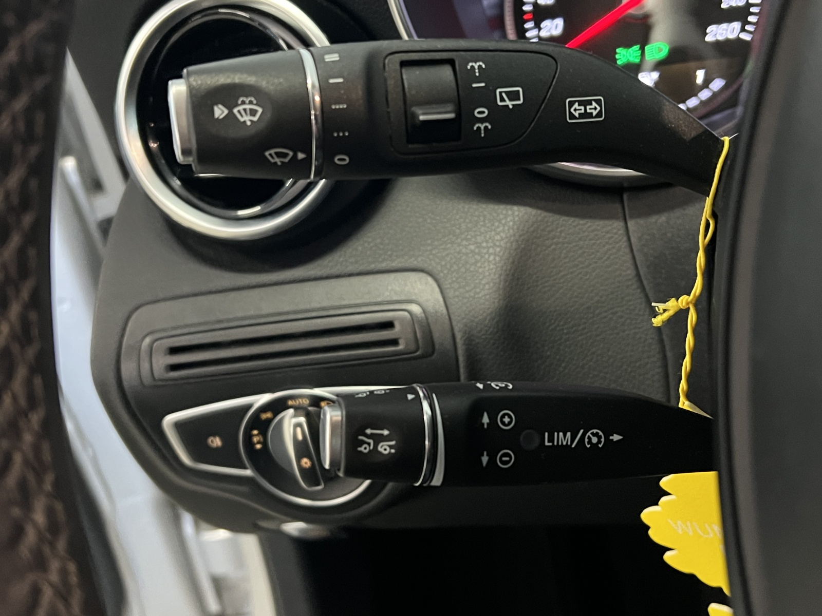 MERCEDES-BENZ C 220 d Swiss Star Avantgarde 4Matic 9G-Tronic-image-15
