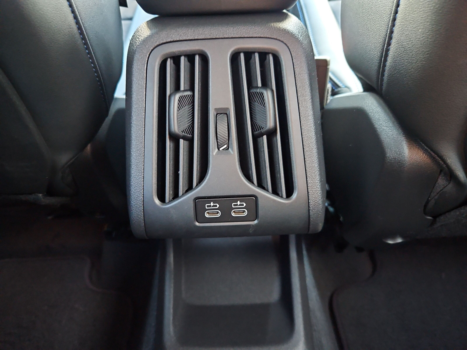 BMW X1 xDrive M35i-image-18