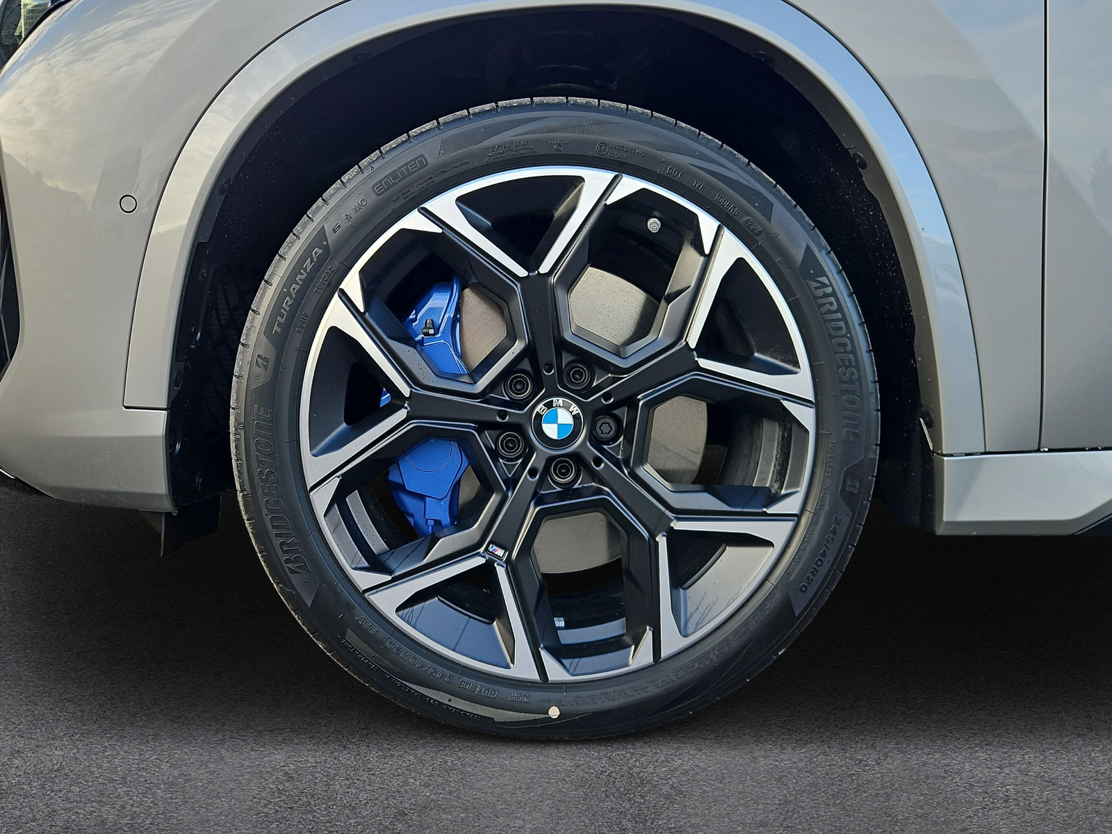 BMW X1 xDrive M35i-image-8