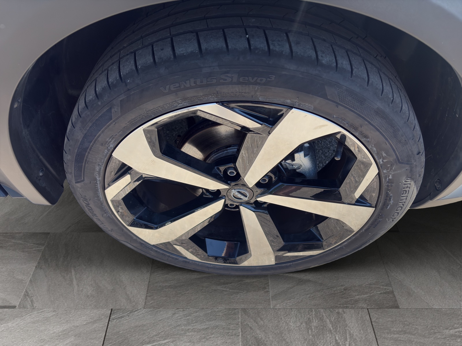 NISSAN Juke 1.6 Hybrid Tekna-image-8