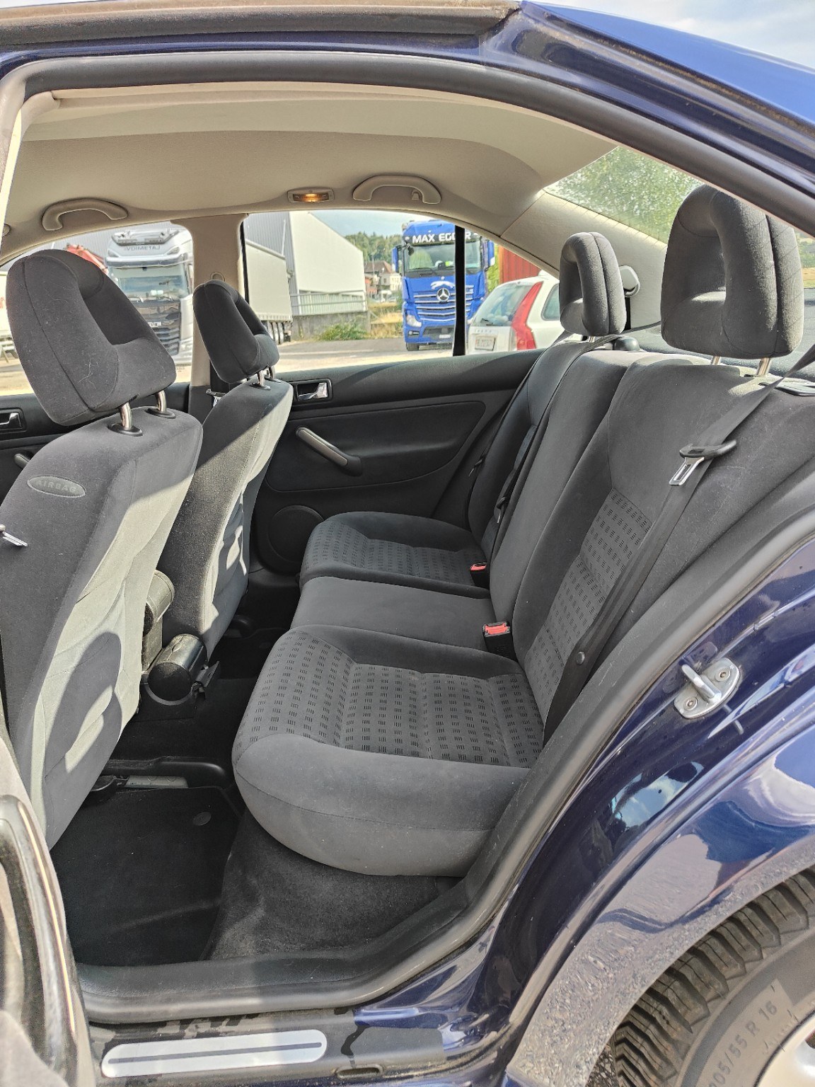 VW 1.6 Trendline-image-4