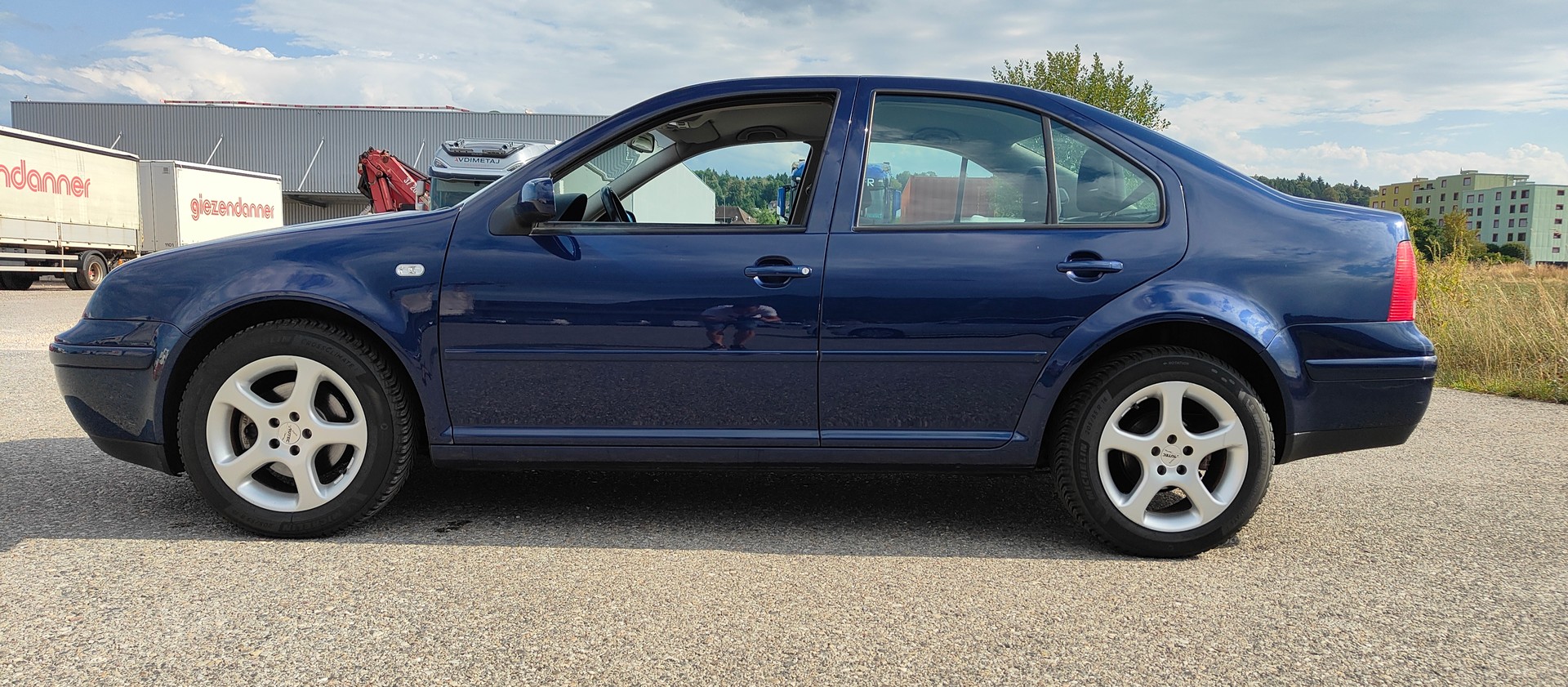 VW 1.6 Trendline-image-3