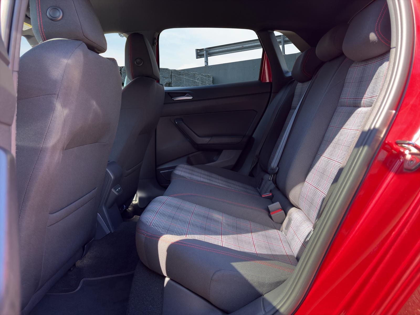 VW Polo 2.0 TSI GTI DSG-image-7