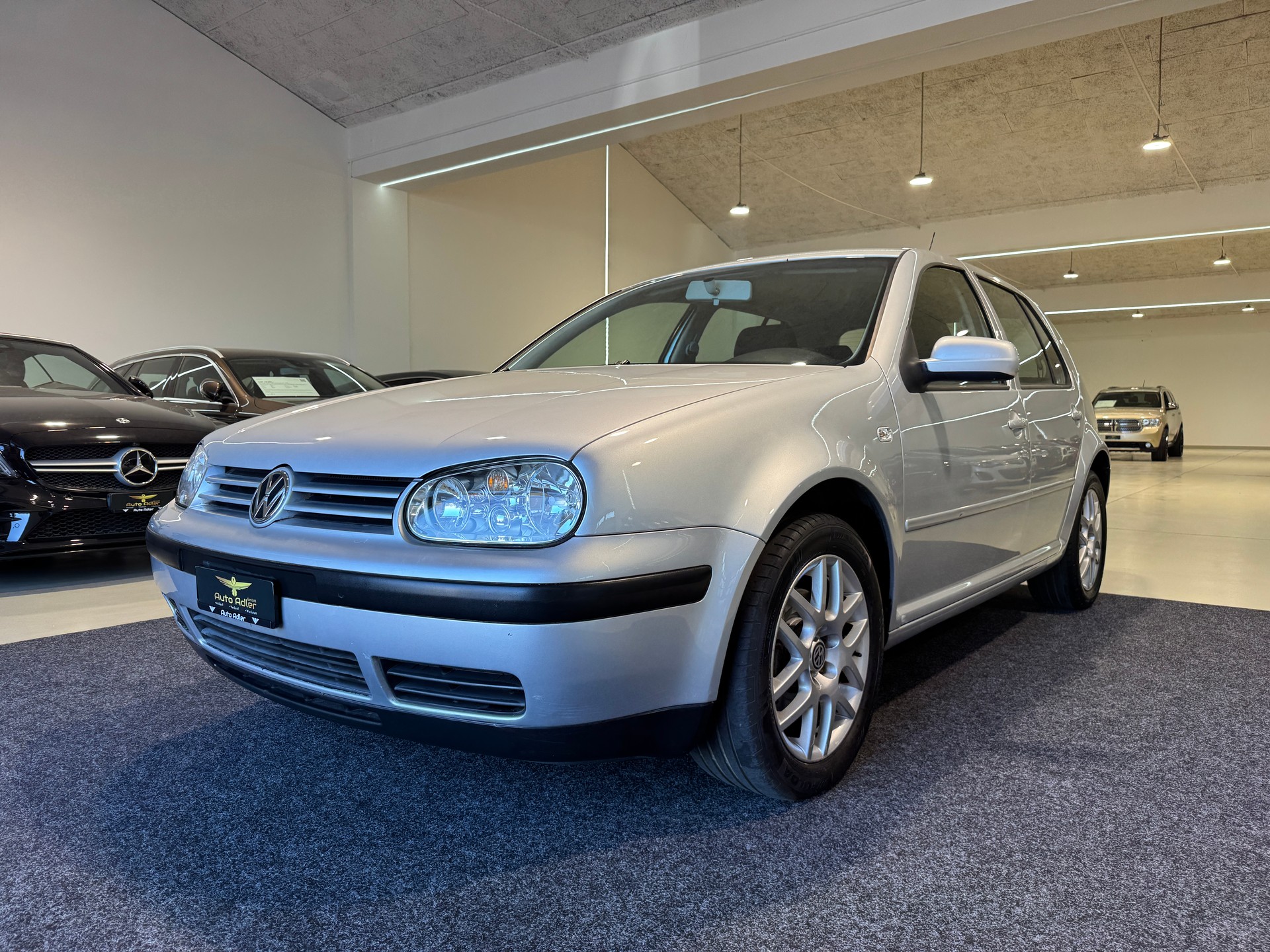 VW Golf Variant 2.0 Pacific 4Motion-showroom-element-1