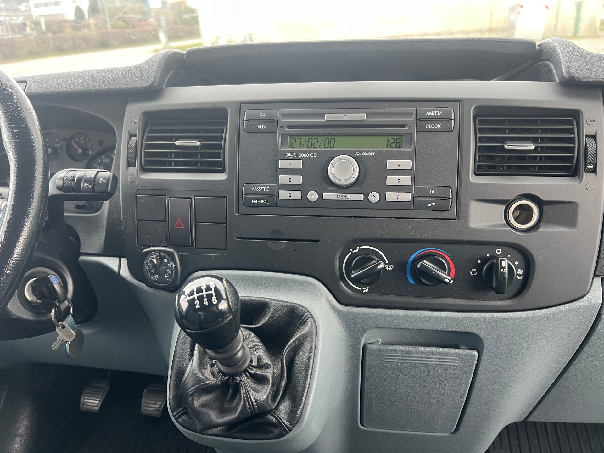 FORD Transit 2.4 TDCi 350 XL-image-10