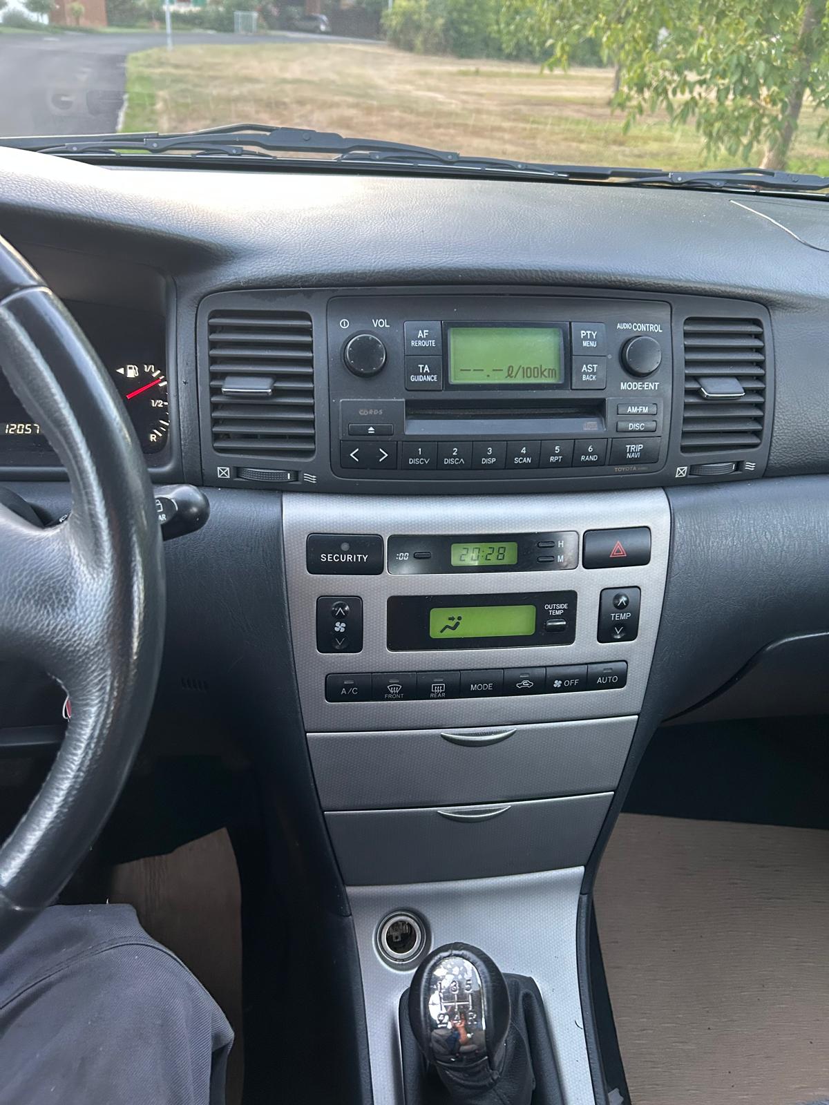 TOYOTA Corolla 1.6 Linea Sol-image-8