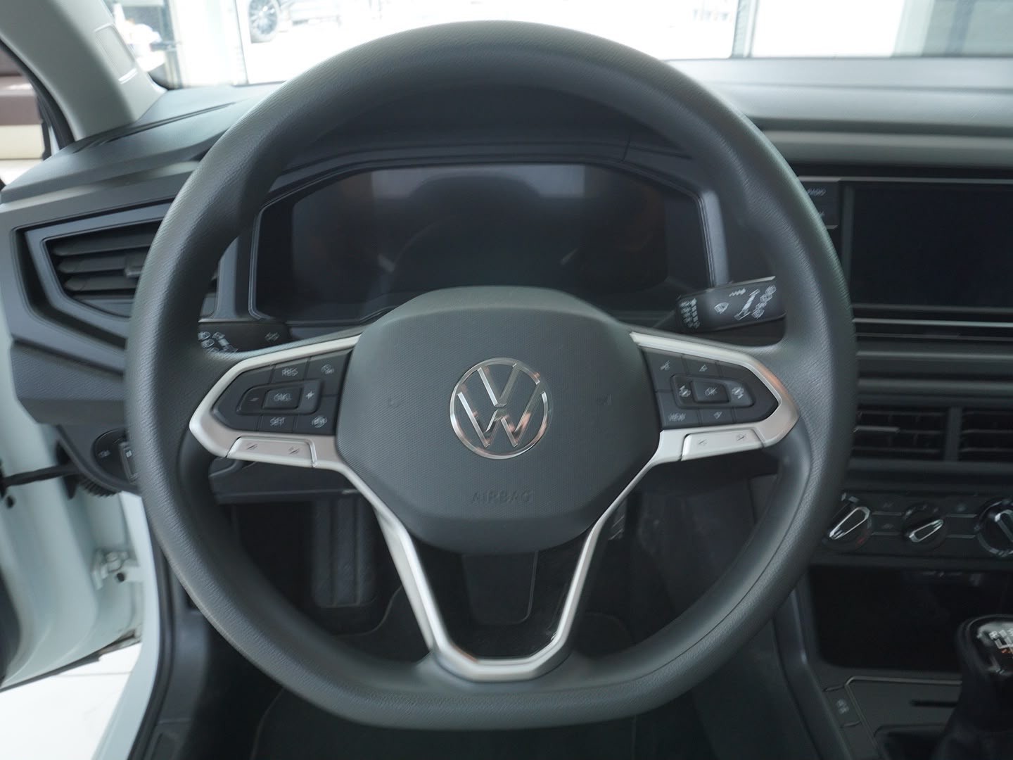 VW Polo 1.0 TSI Basis-image-4