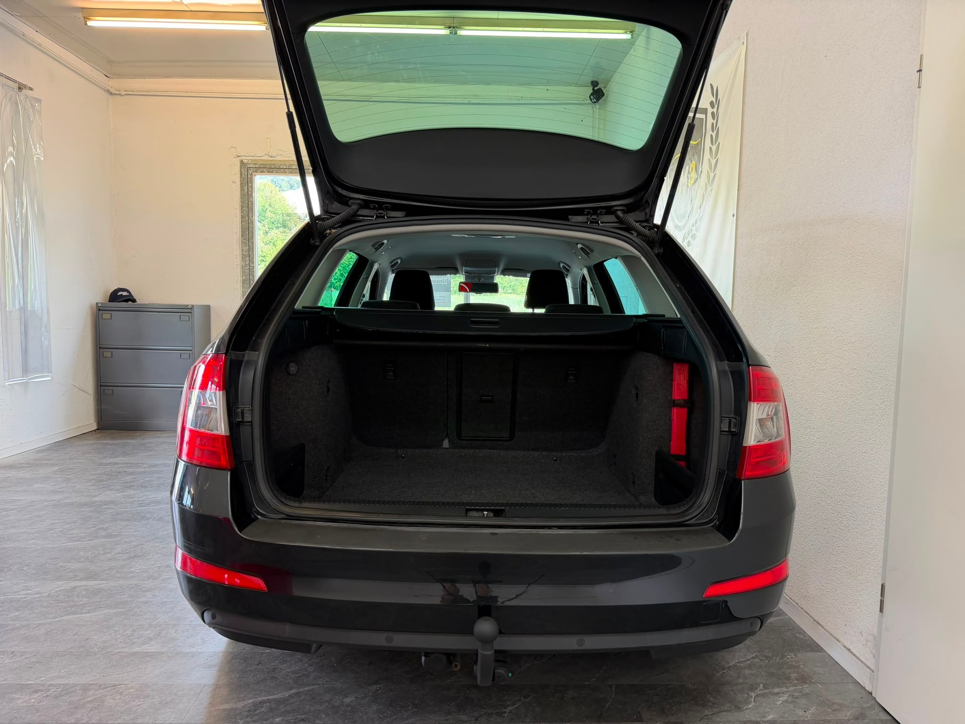 SKODA Octavia Combi 1.8 TSI Elegance 4x4 DSG 1.6T AHK!-image-4