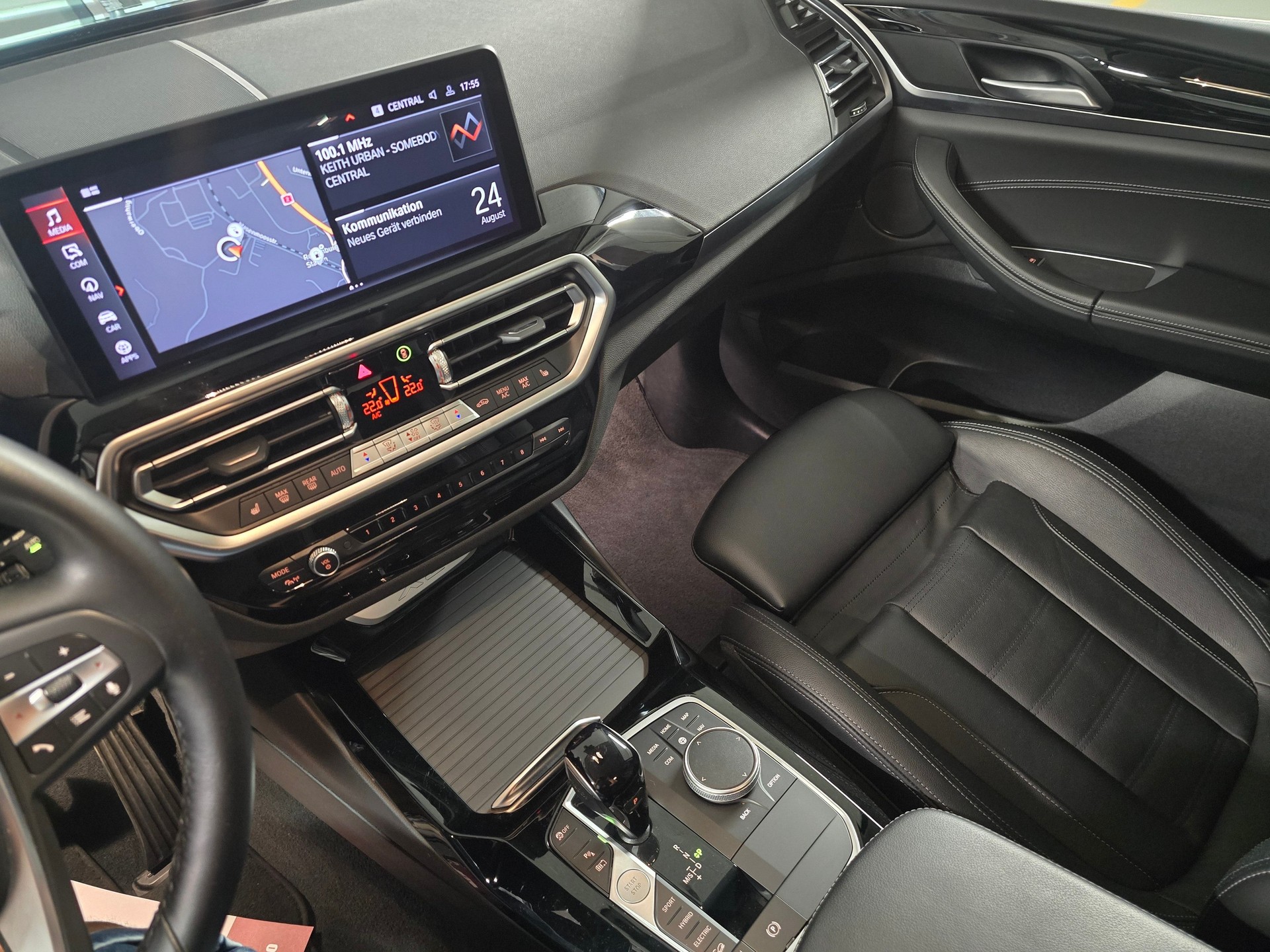 BMW X3 xDrive 30e CH-Fahrzeug-image-12
