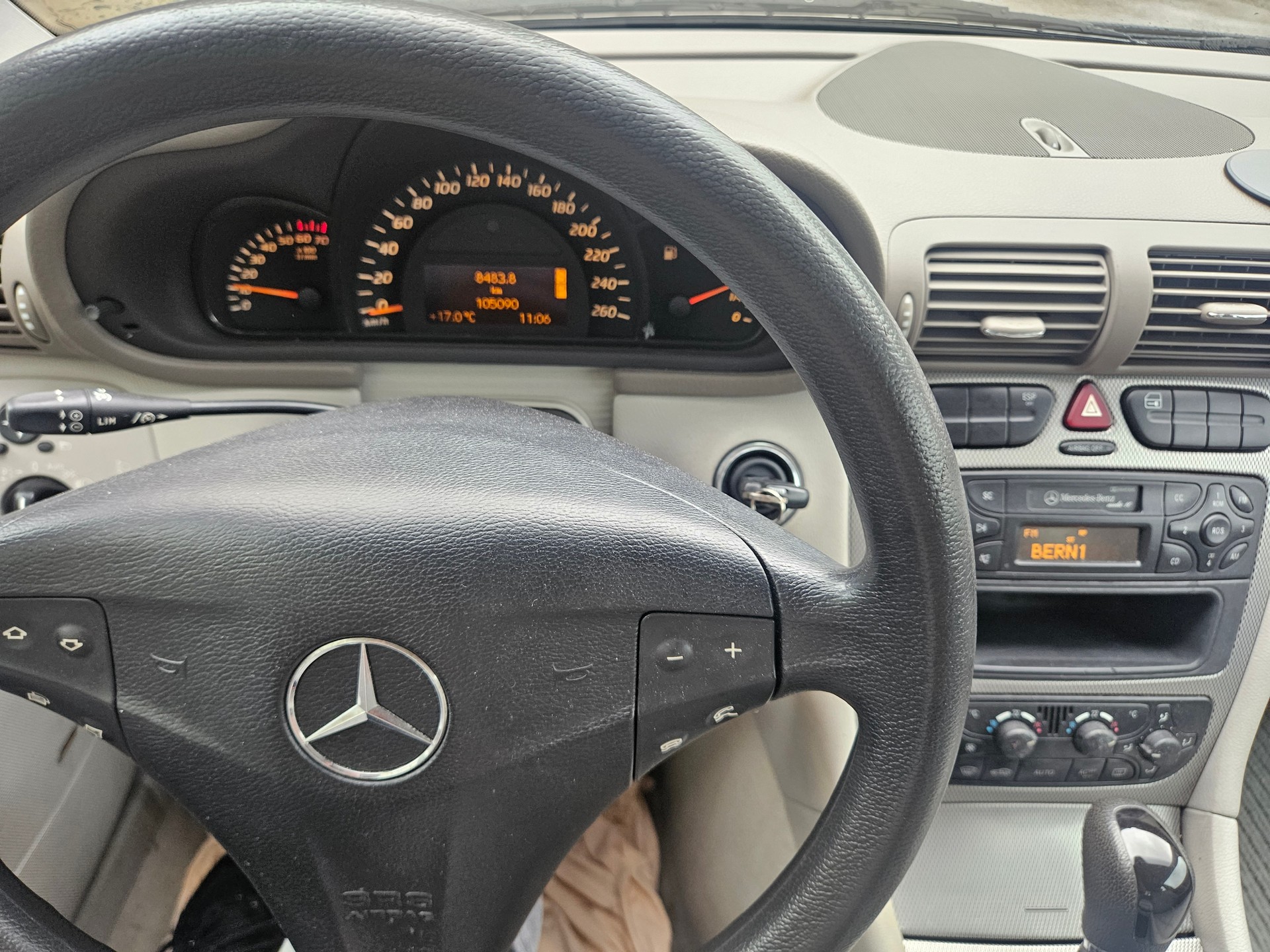 MERCEDES-BENZ C 180 K Sport Edition-image-6